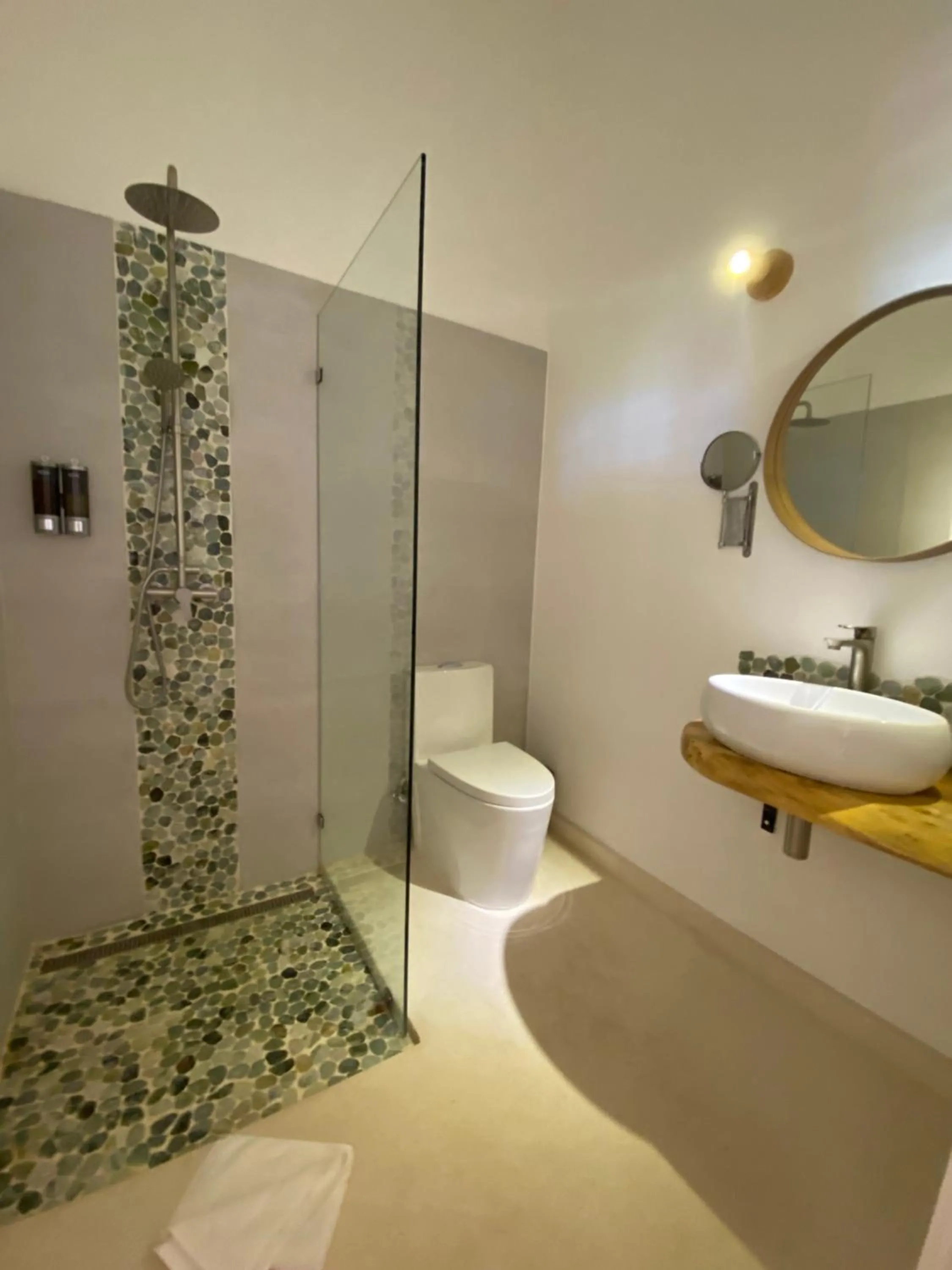 Shower in Hotel Casa Coson