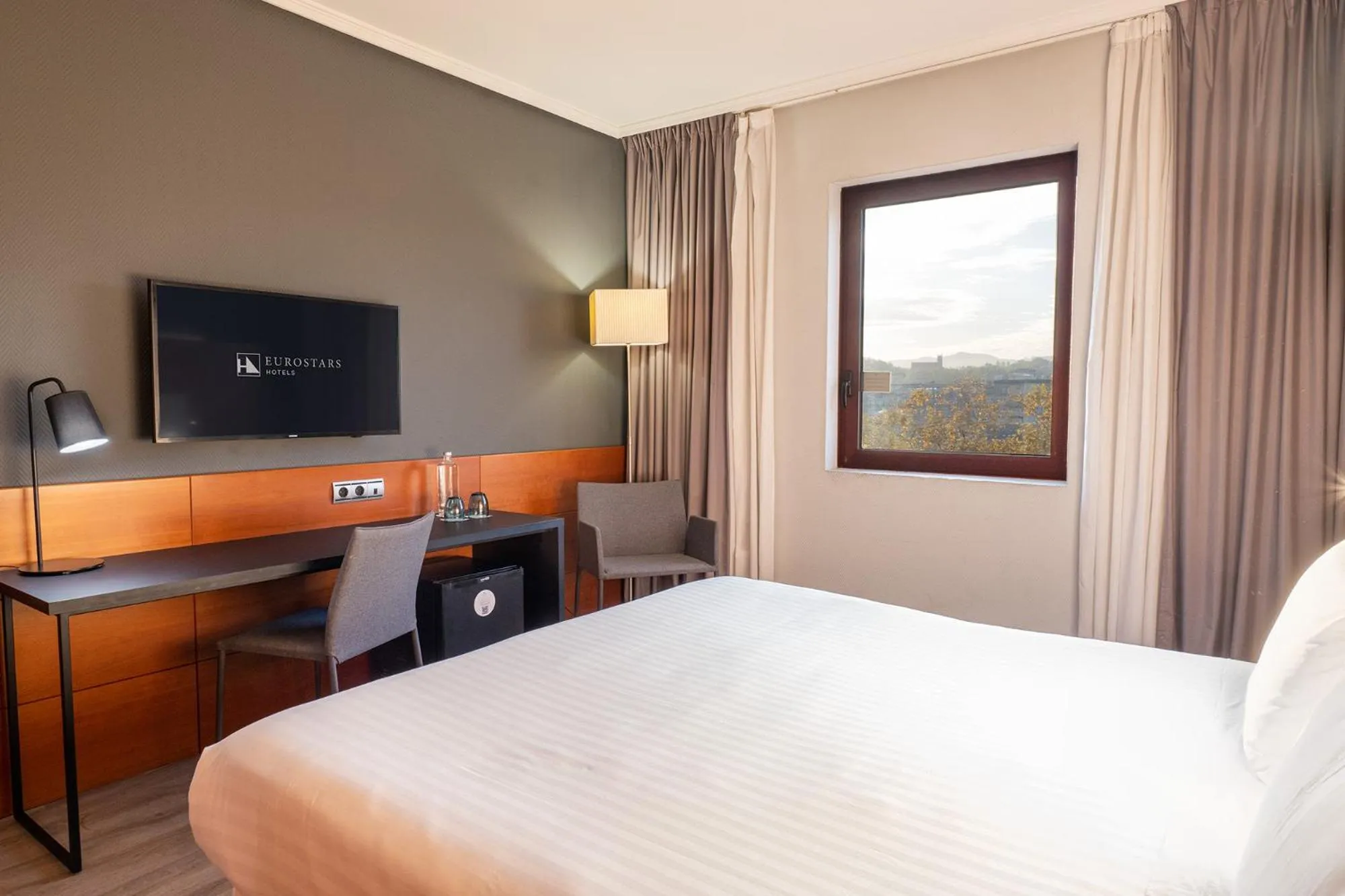 Bed in Eurostars Amara