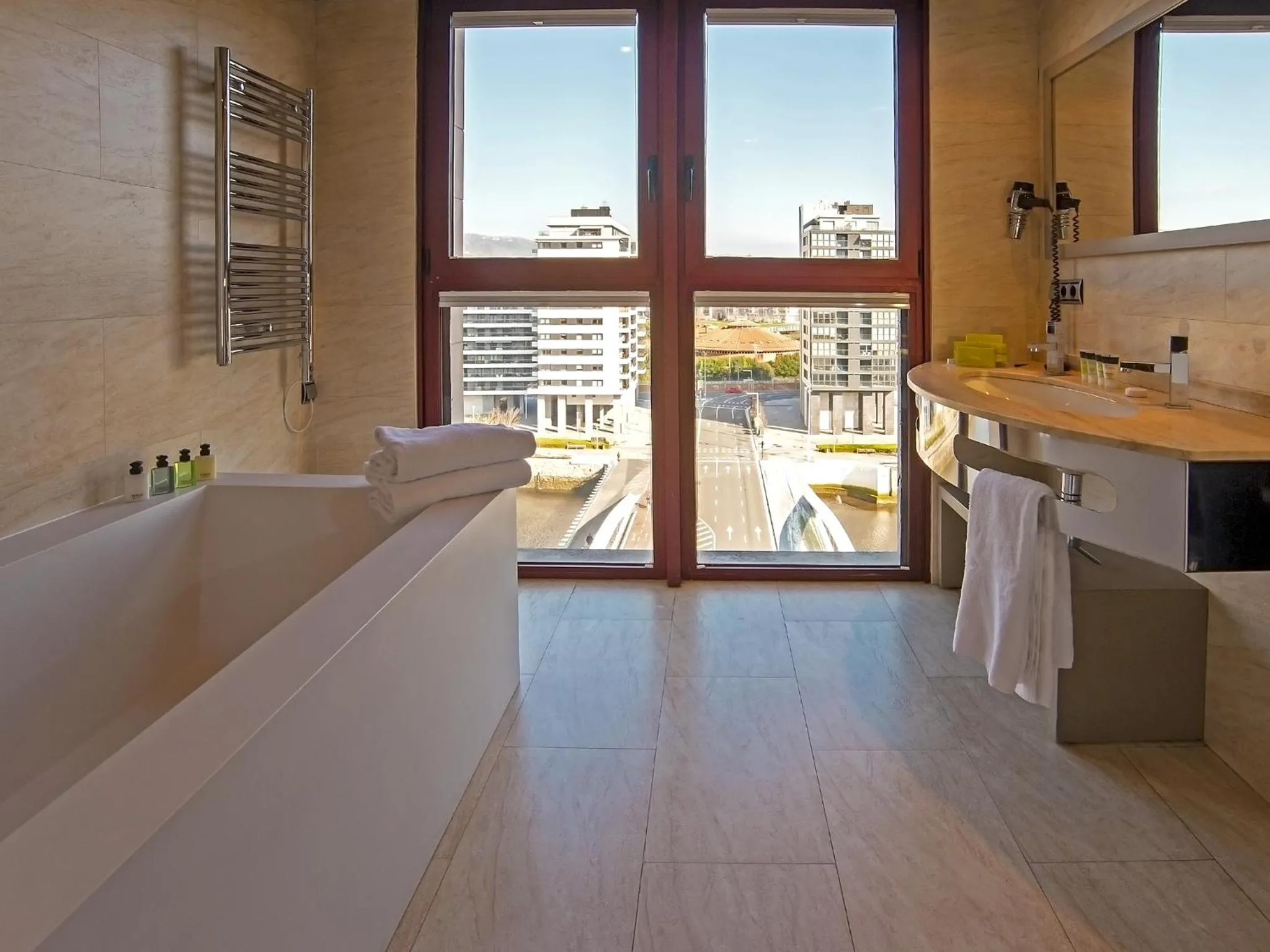 Bathroom in Hotel Silken Amara Plaza