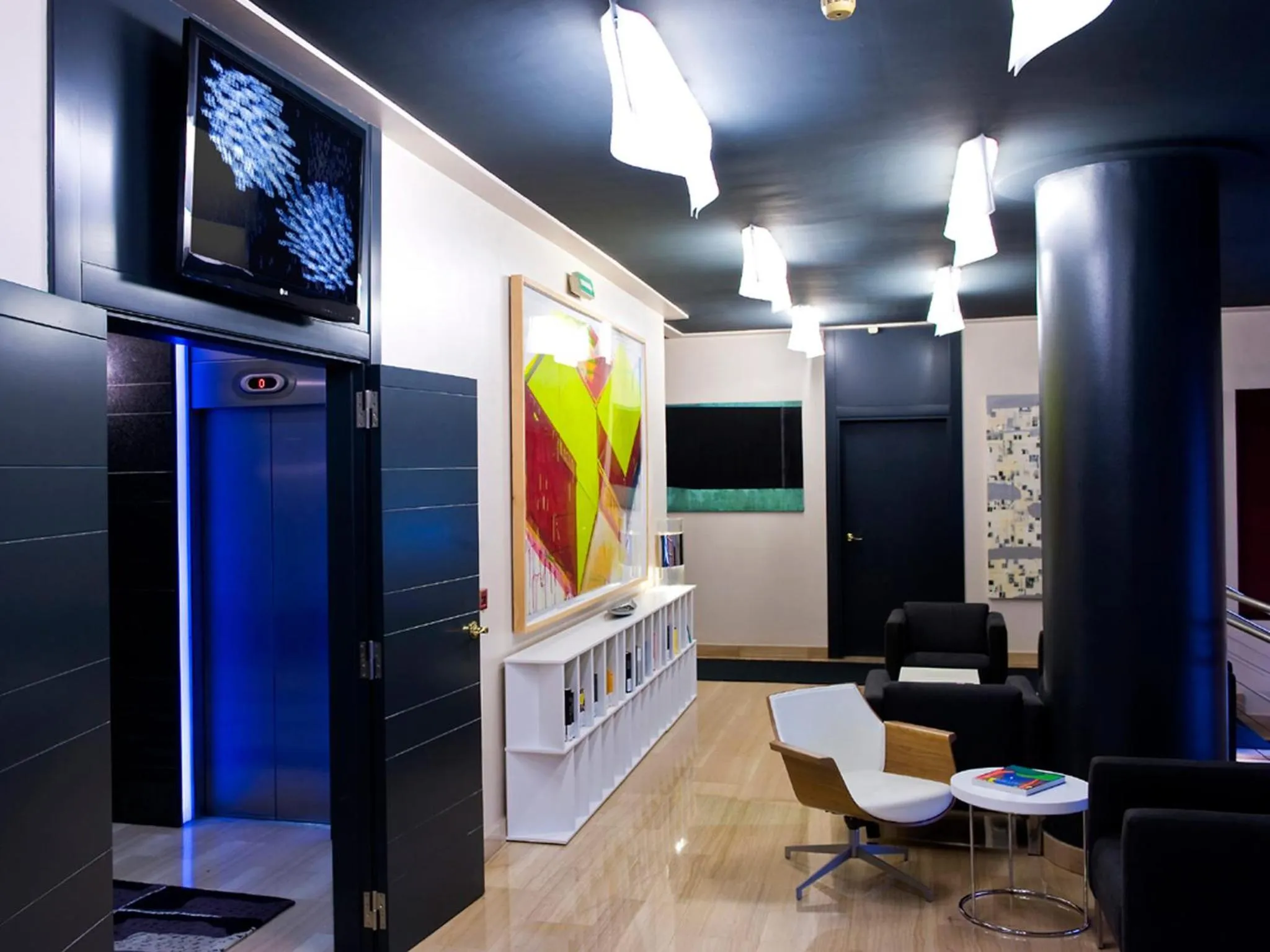 Lobby or reception in Hotel Silken Amara Plaza