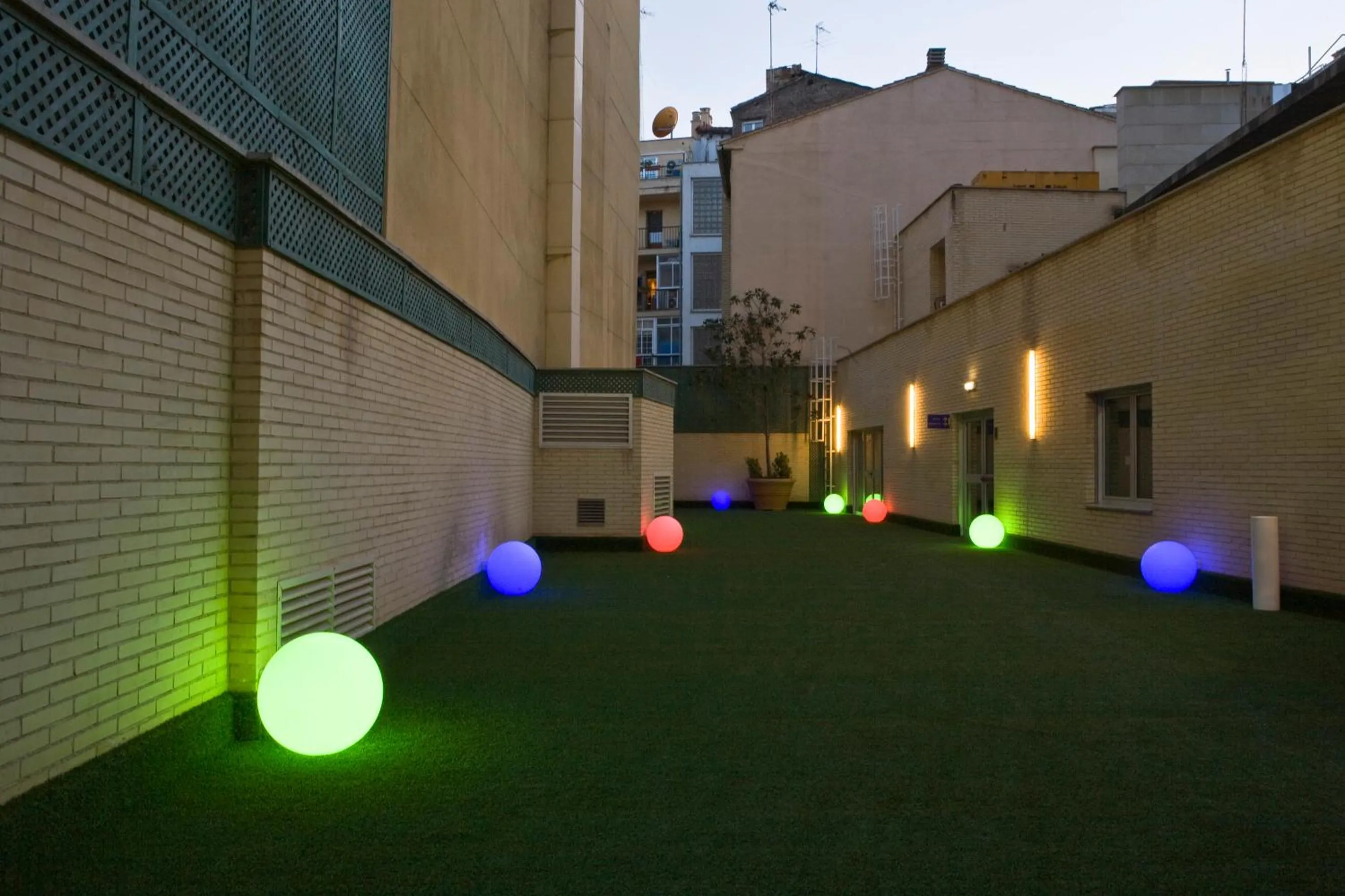 Property building in Silken Reino de Aragón