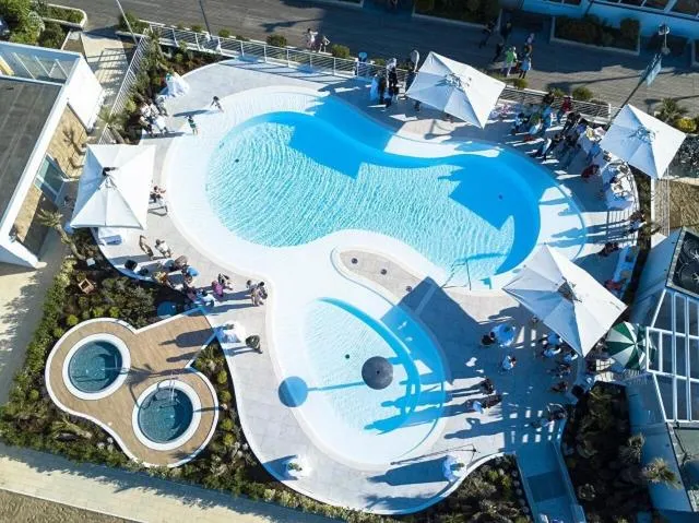 Swimming pool in Hotel Clipper