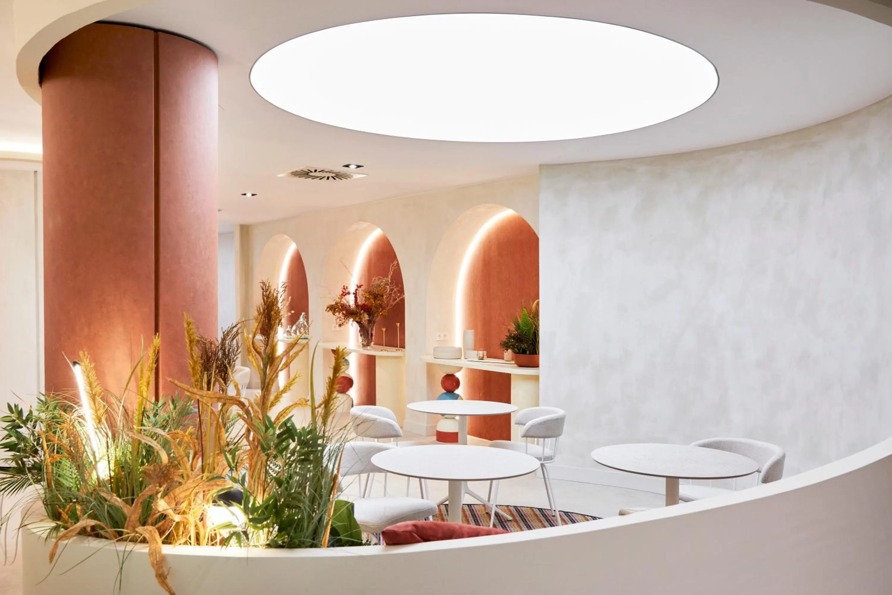 Seating area in Vincci Maritimo