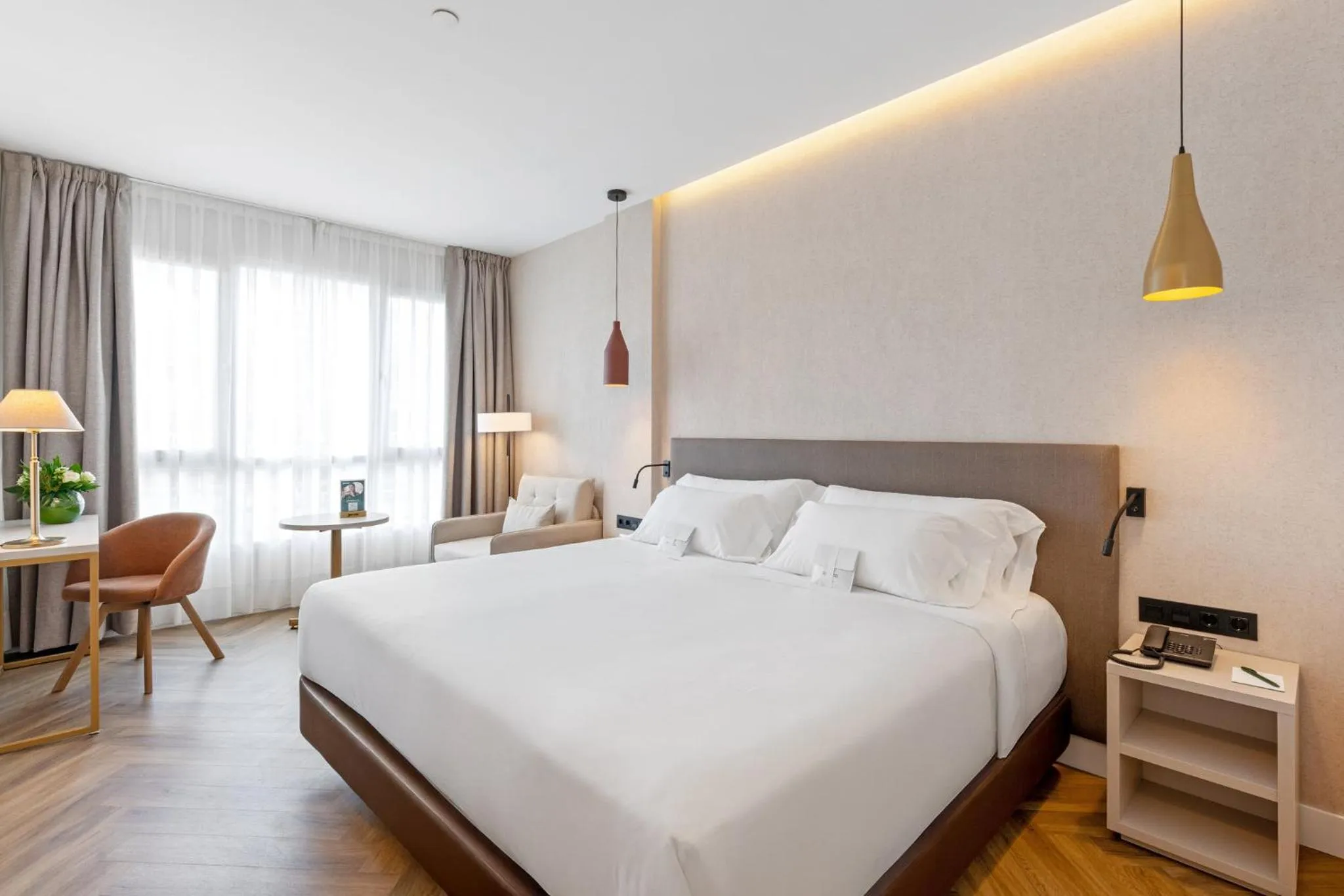 Photo of the whole room, Bed in Sercotel HMO Martina