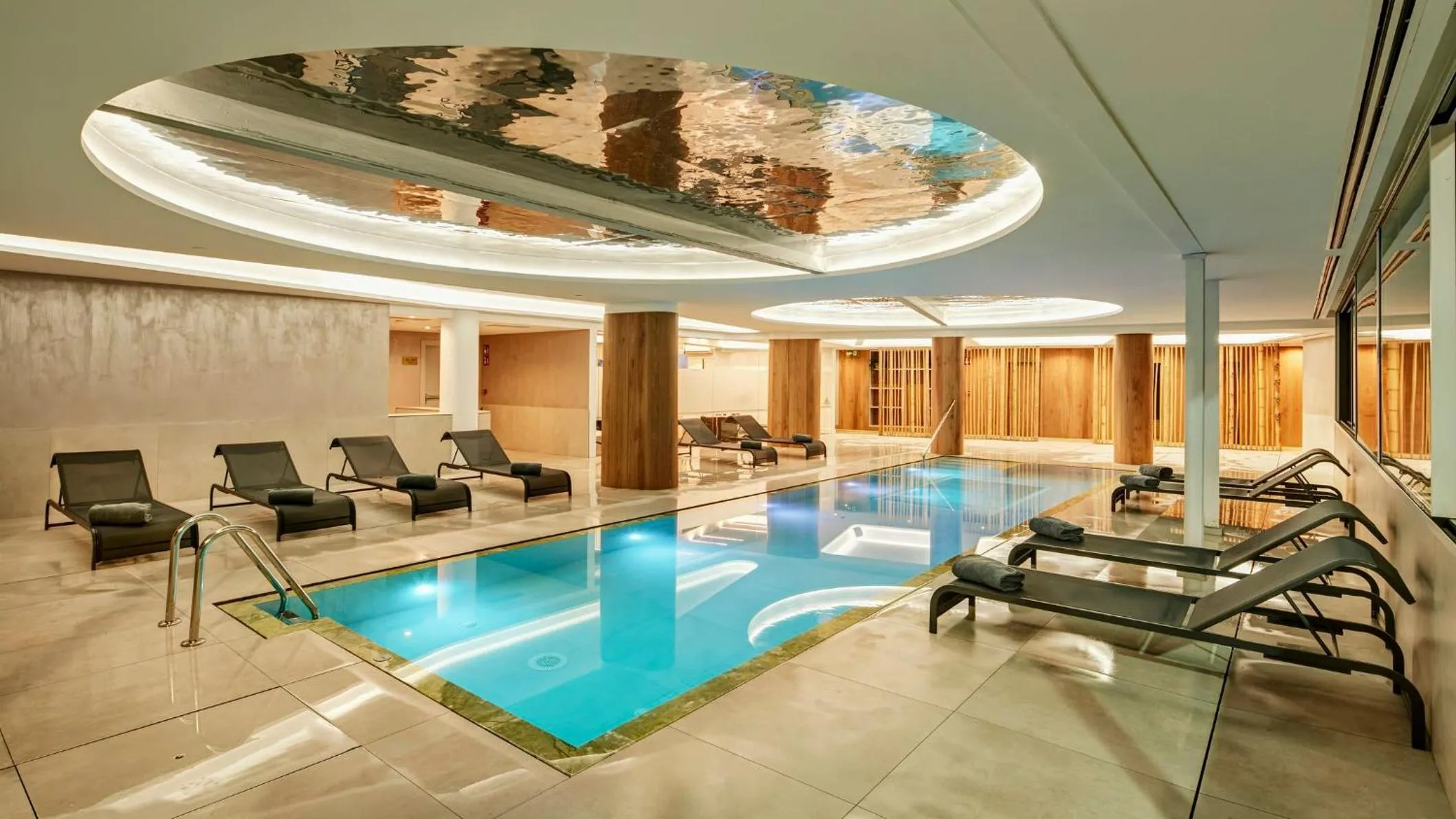 Swimming pool in Sercotel HMO Martina