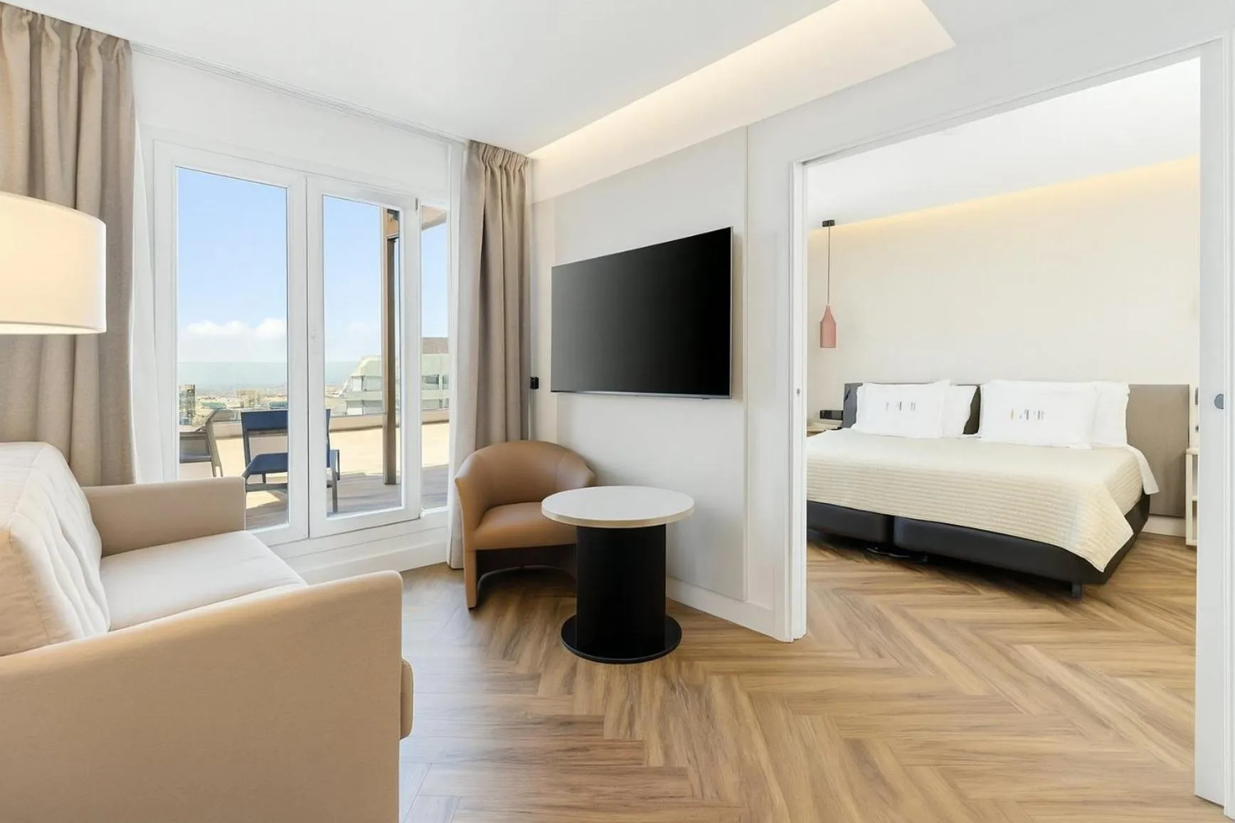 Photo of the whole room, Bed in Sercotel HMO Martina