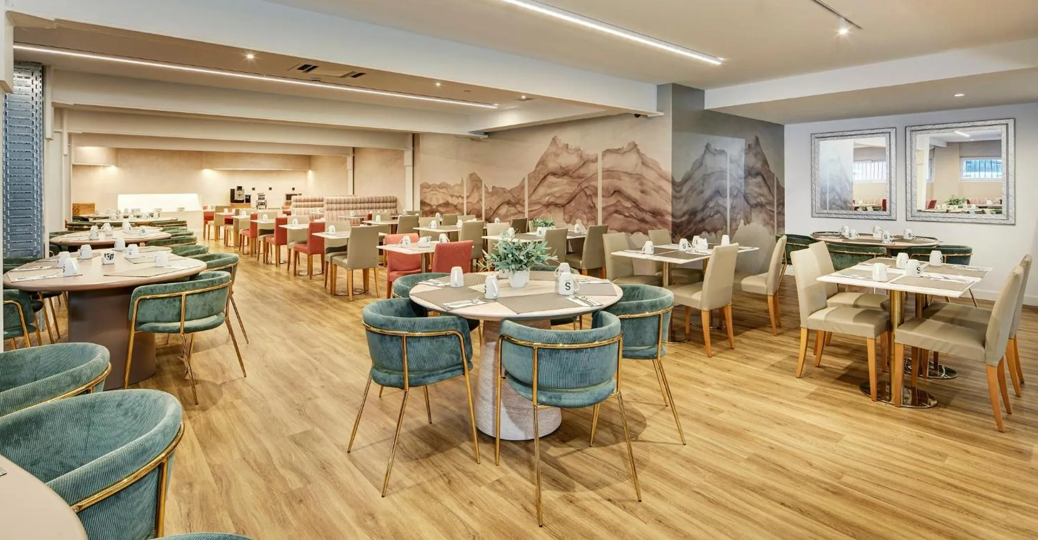 Breakfast in Sercotel HMO Martina