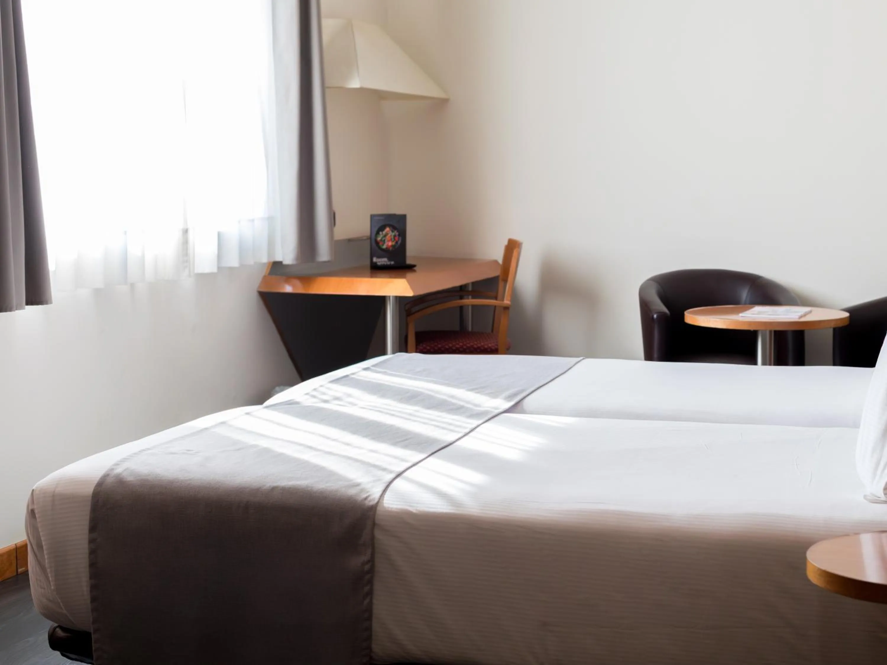 Bedroom, Bed in Abba Sants