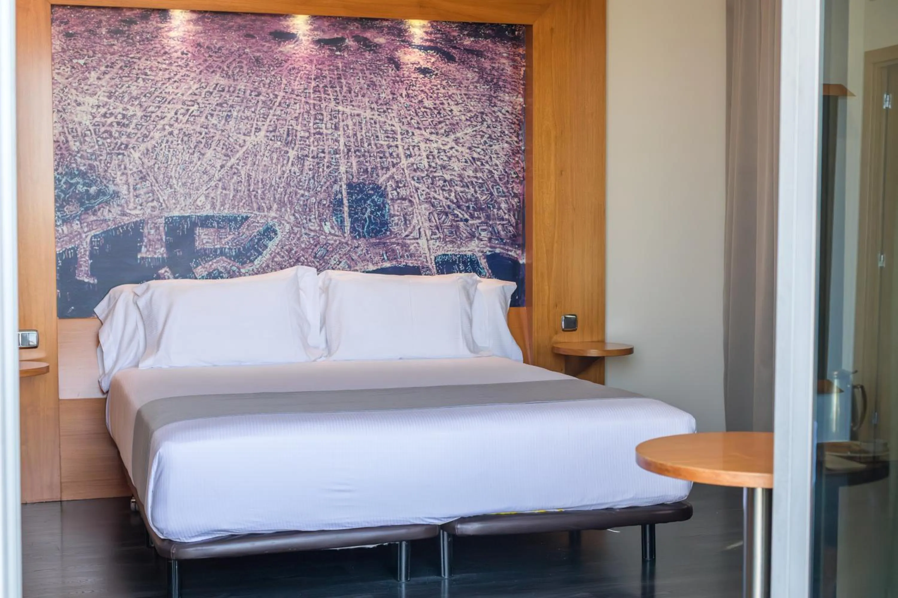 Bedroom, Bed in Abba Sants