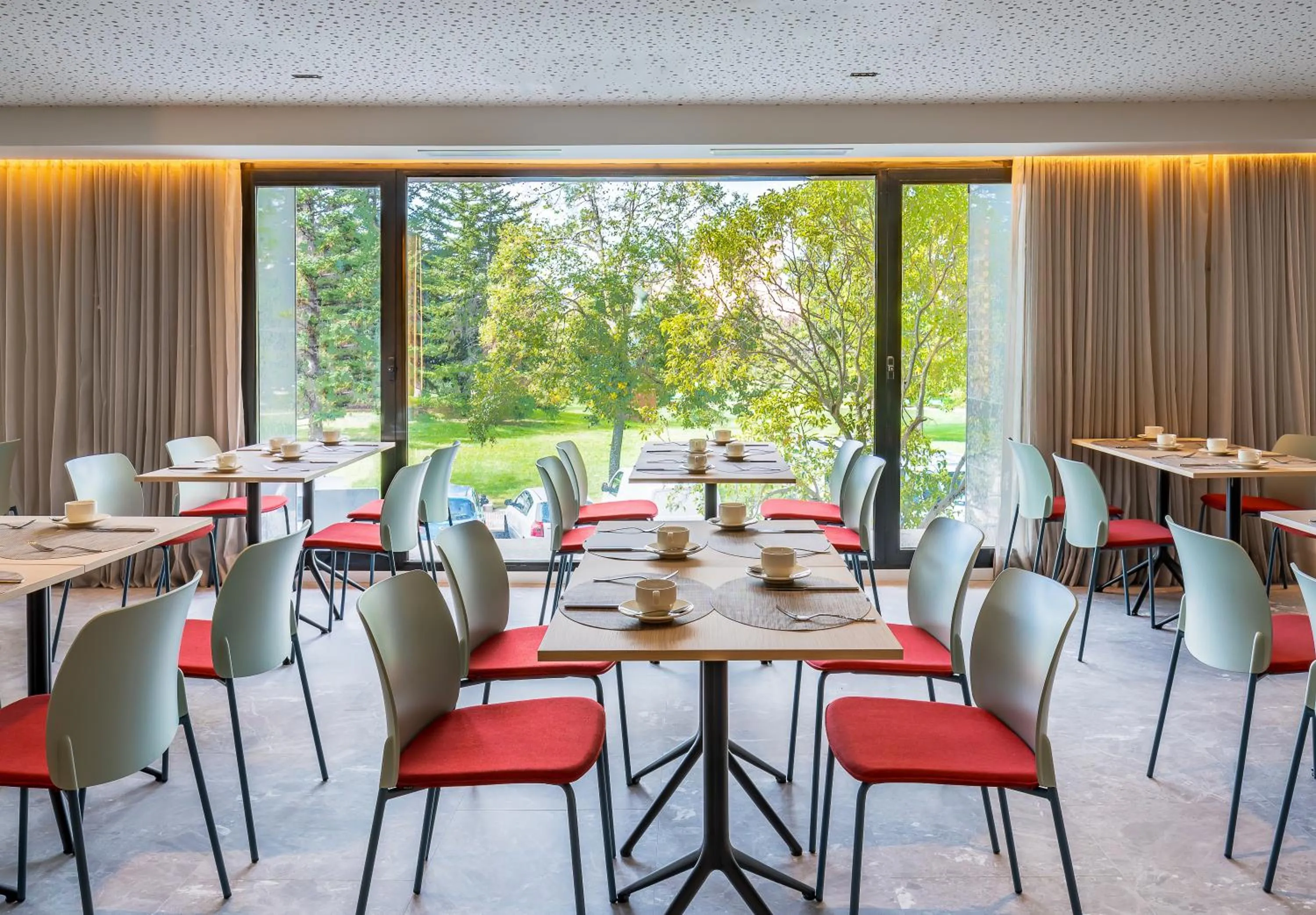 Buffet breakfast in Occidental Pamplona