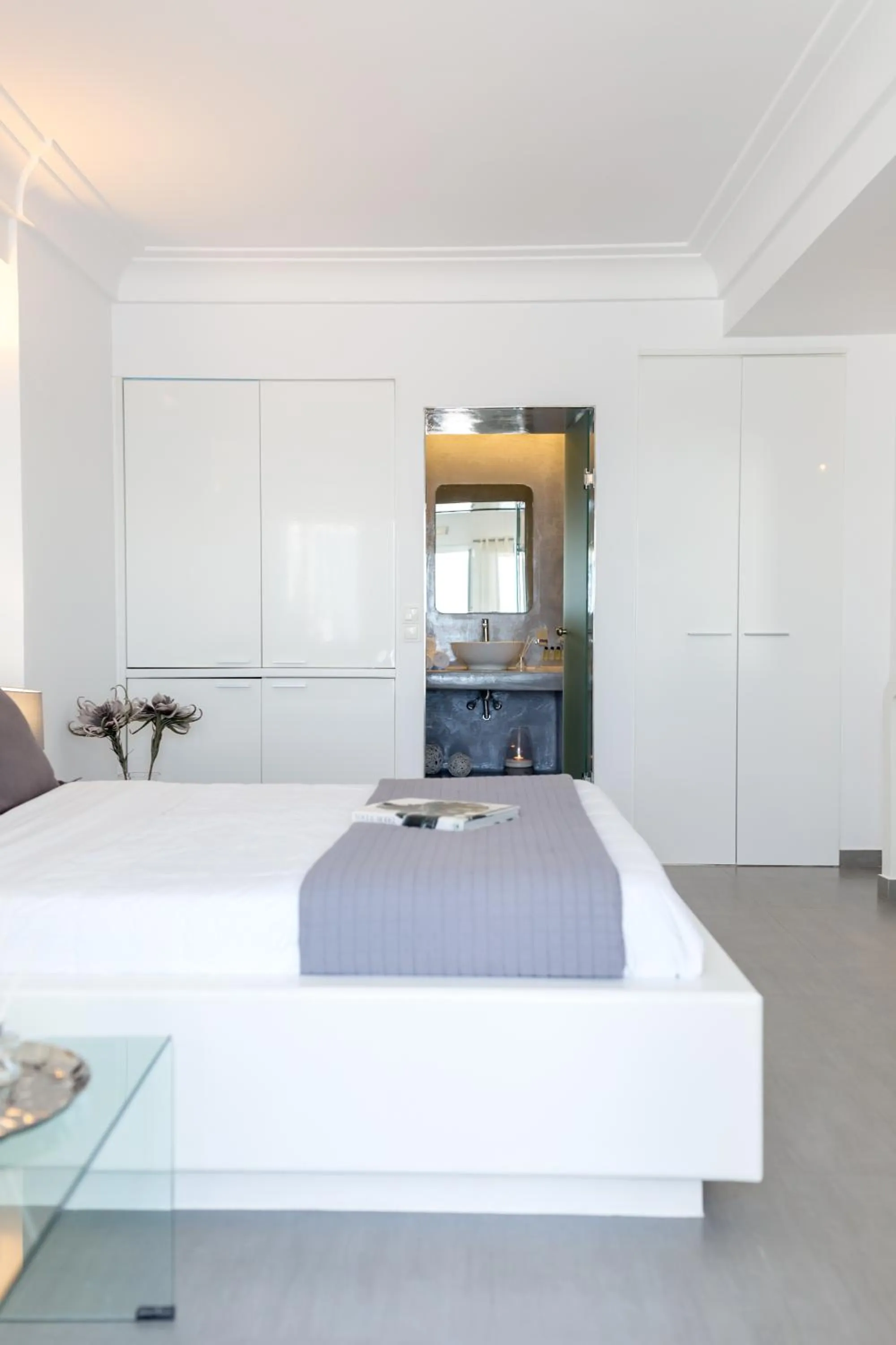 Bed in Dreaming View Suites