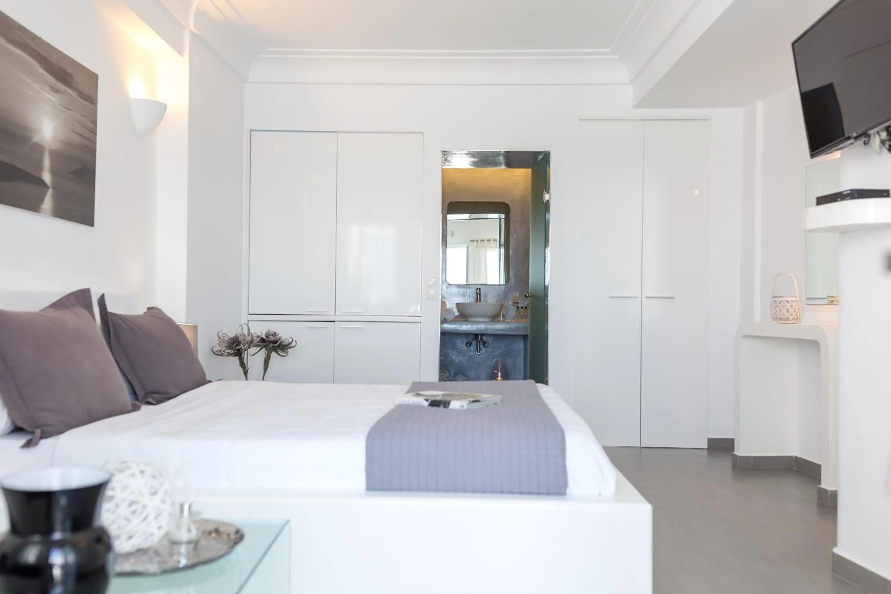 Bed in Dreaming View Suites