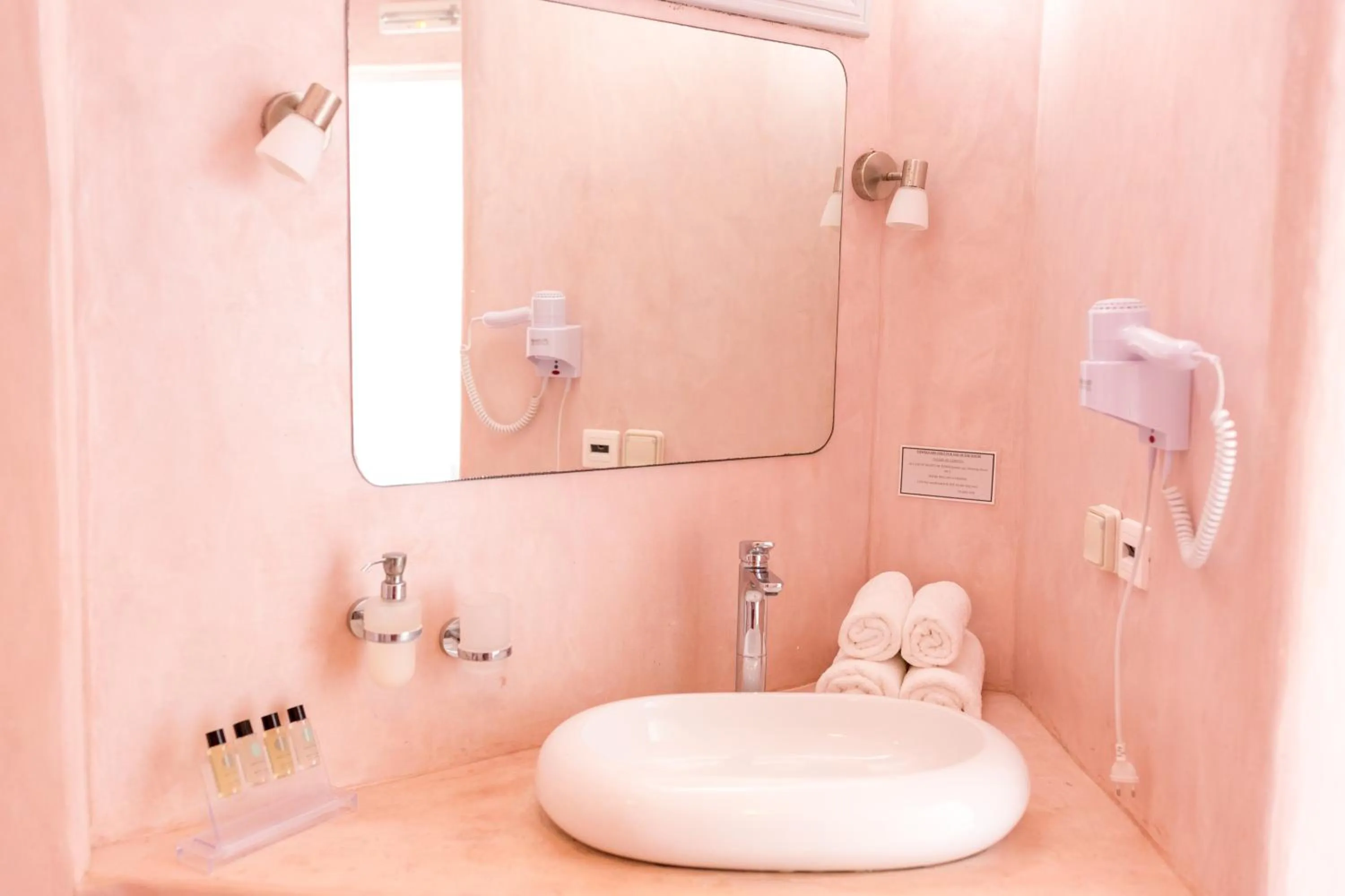 Bathroom in Dreaming View Suites