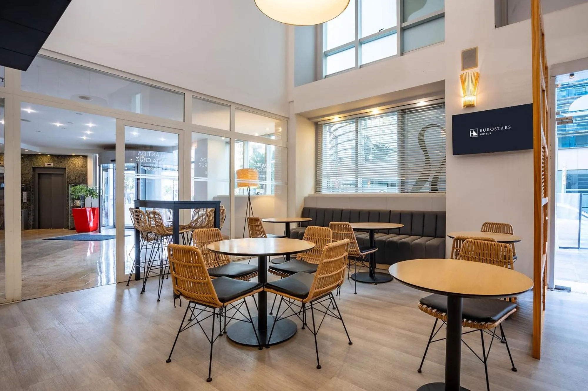 Lounge or bar in Eurostars Atlántida