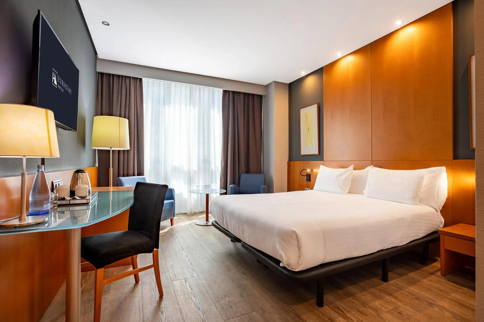 Photo of the whole room, Bed in Eurostars Atlántida