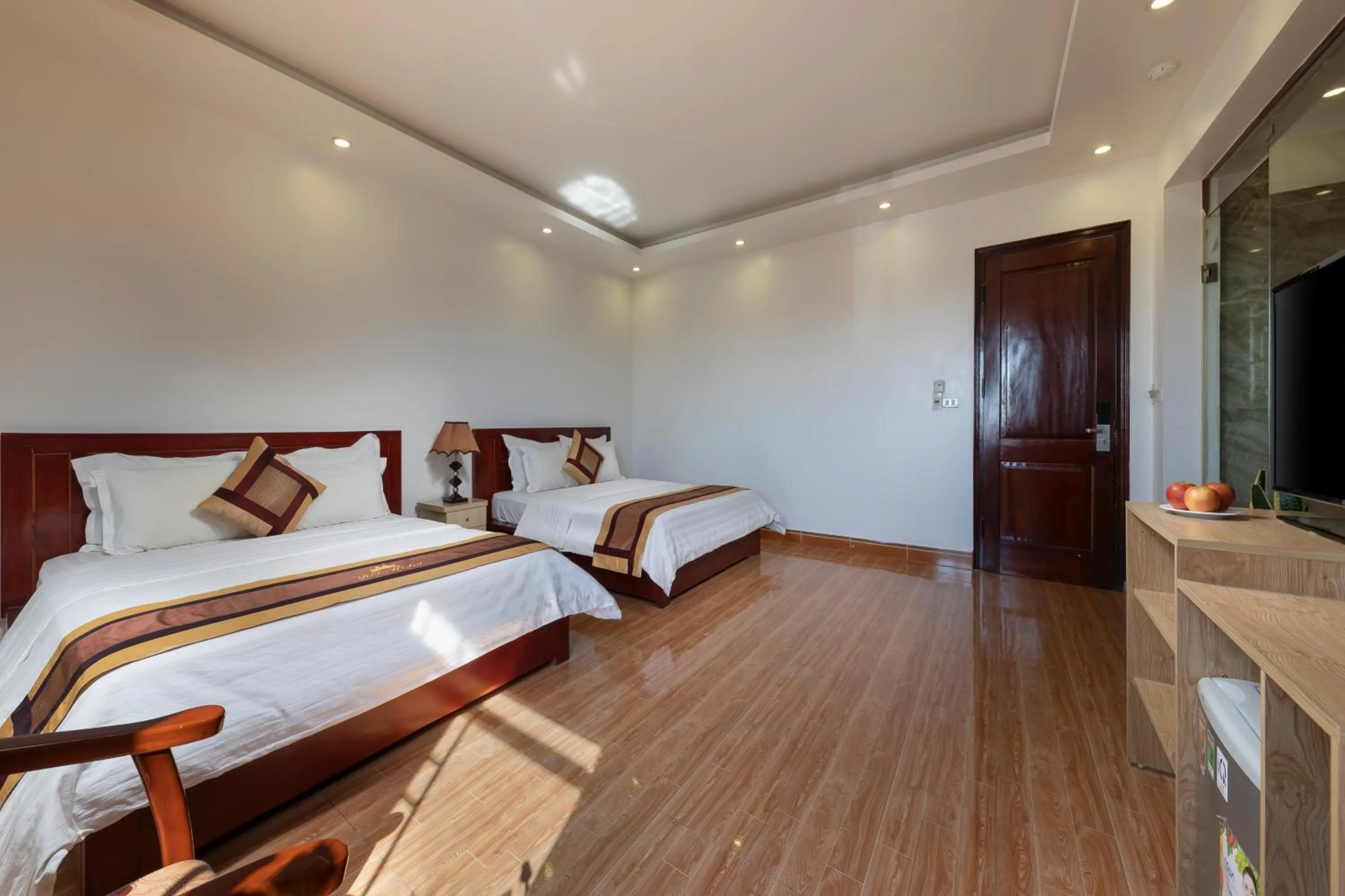 Photo of the whole room, Bed in Airport Transit Hotel