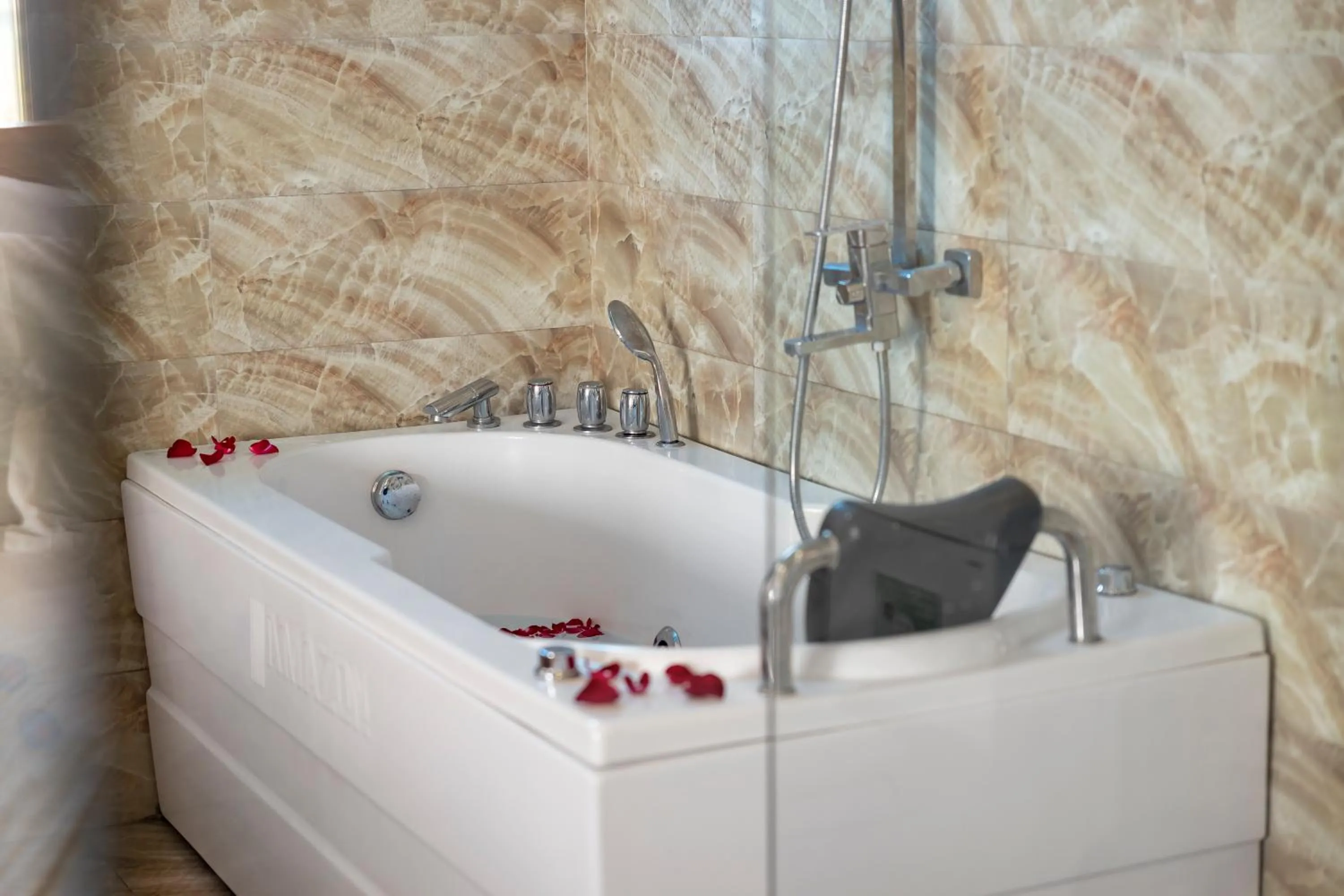 Hot Tub in Airport Transit Hotel