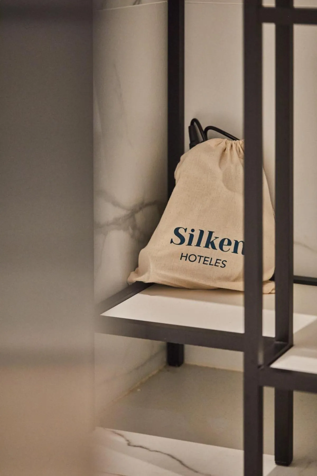 hair dryier, Bed in Silken Puerta Valencia