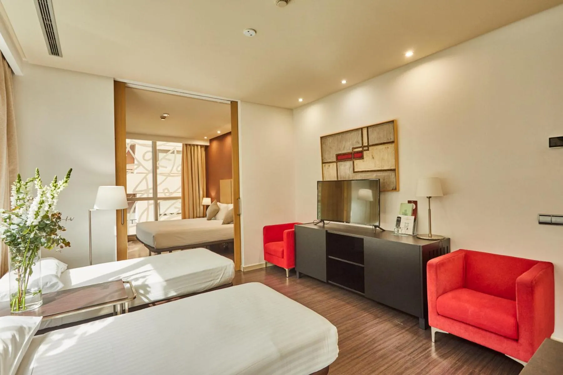 Photo of the whole room, Bed in Silken Puerta Valencia