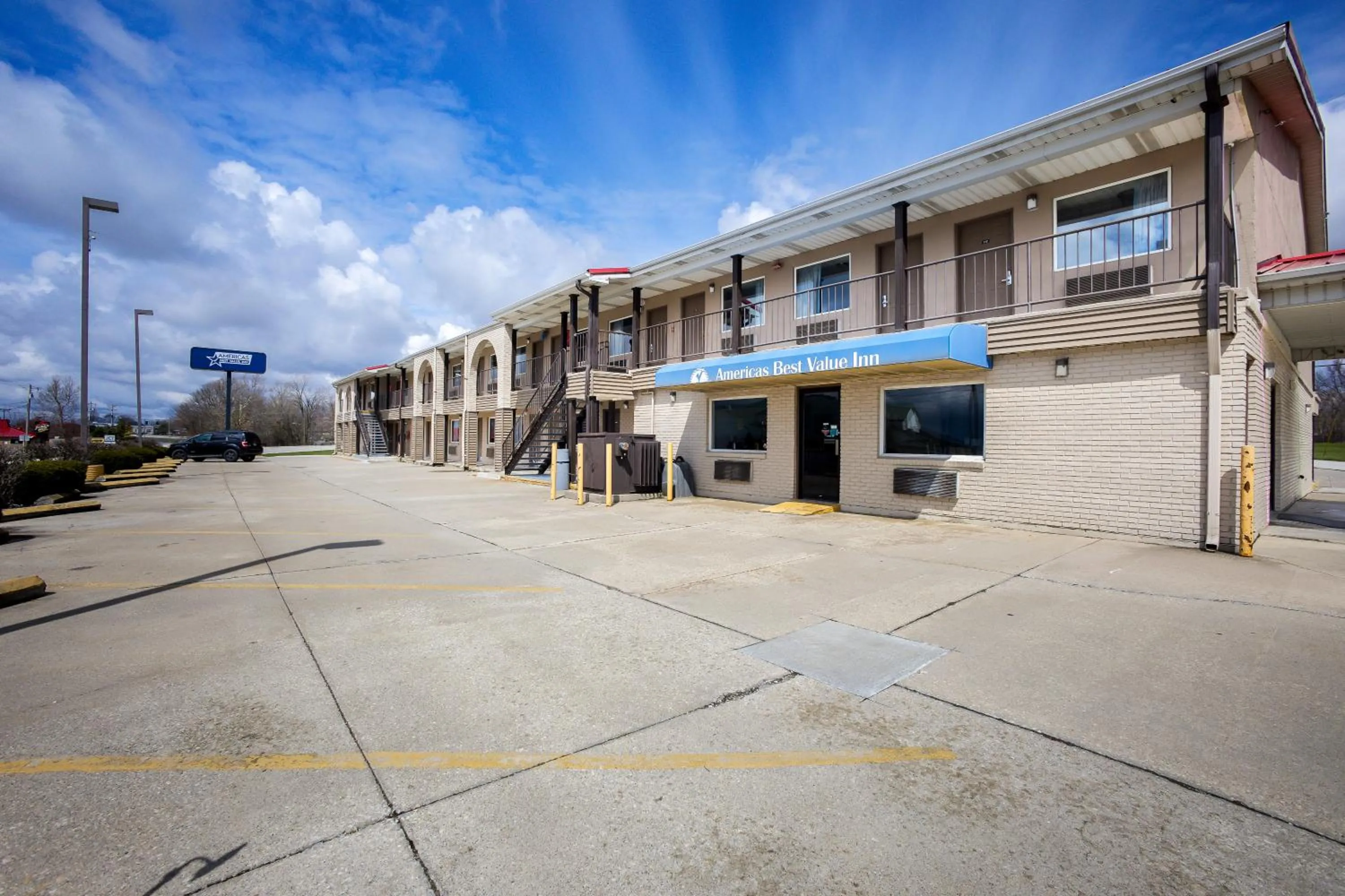 Property building in Americas Best Value Inn-Celina