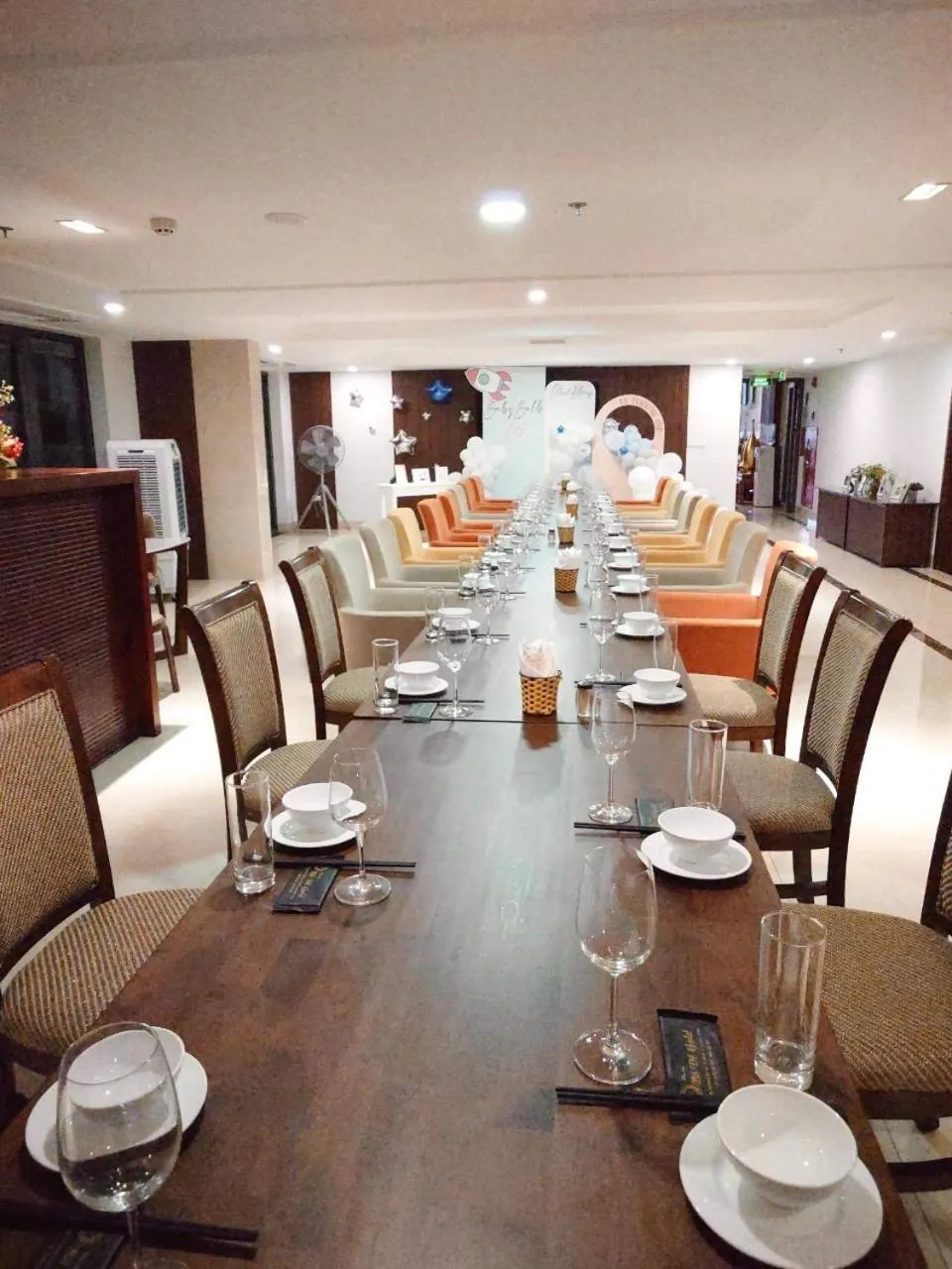 Restaurant/places to eat in Branda Apartment & Hotel