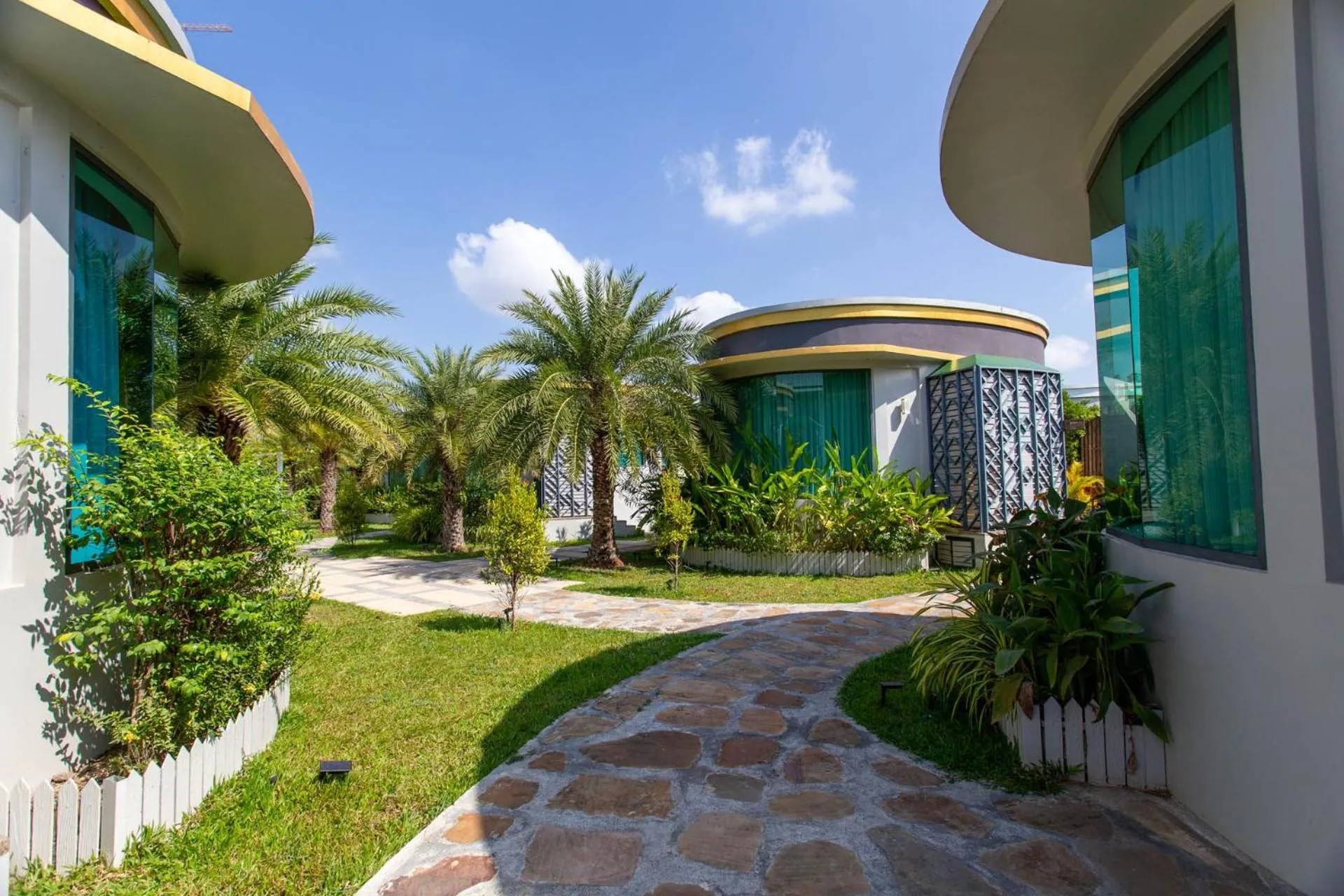 Property building in Castle Bayview Resort & Spa