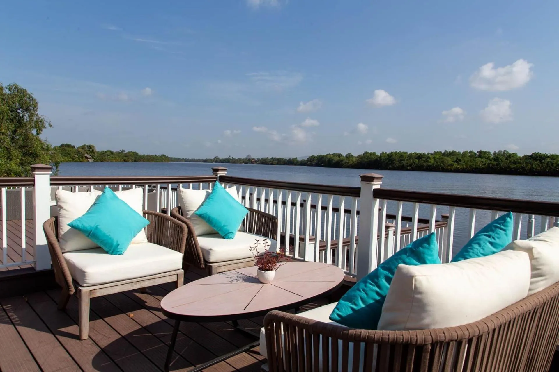 Seating area in Castle Bayview Resort & Spa