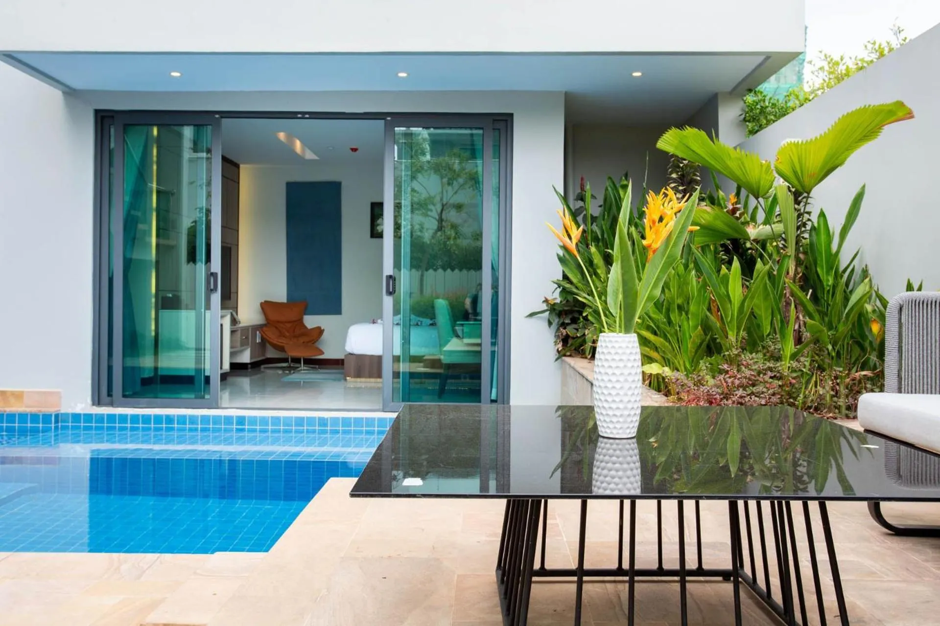 Swimming pool in Castle Bayview Resort & Spa