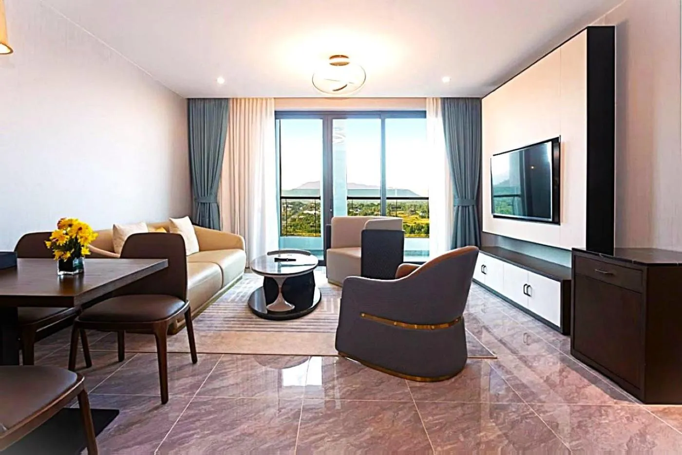 Living room in Castle Bayview Resort & Spa