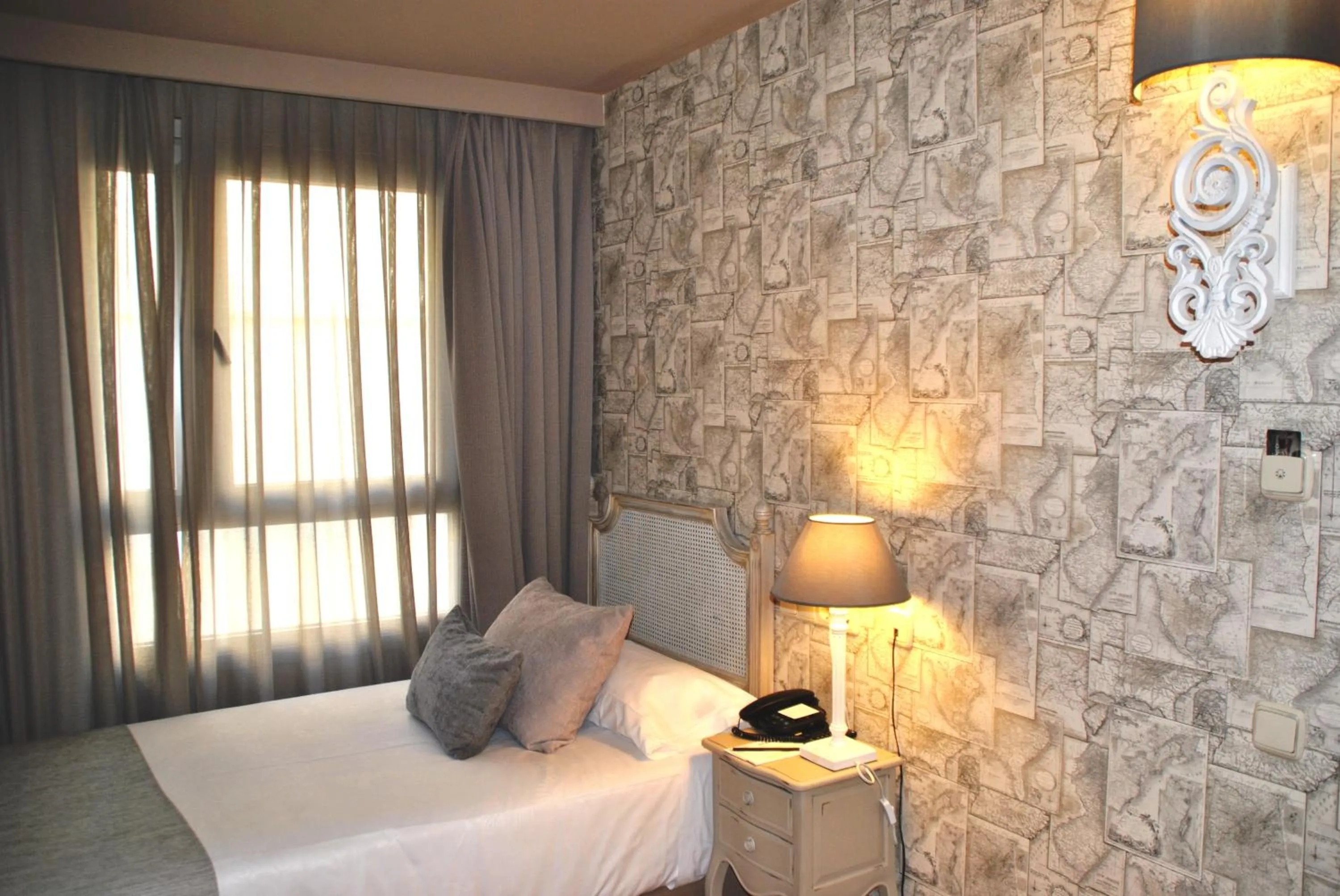 Photo of the whole room, Bed in Vincci Lys