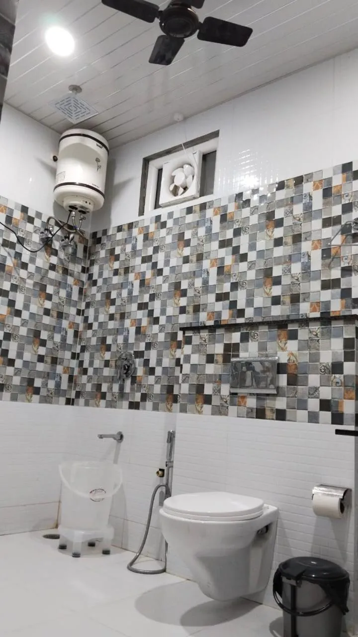 Toilet in Hotel Bagga Kuteer