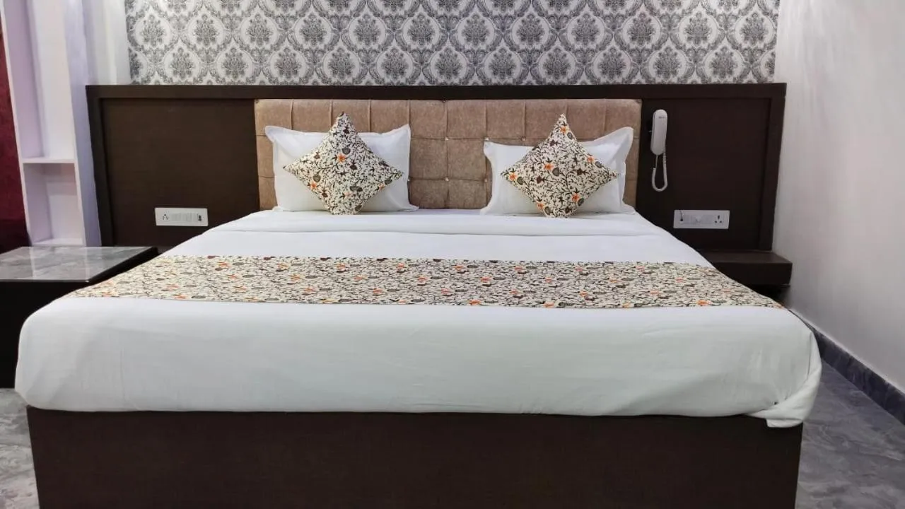 Photo of the whole room, Bed in Hotel Bagga Kuteer