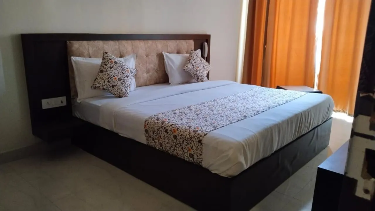 Bed in Hotel Bagga Kuteer