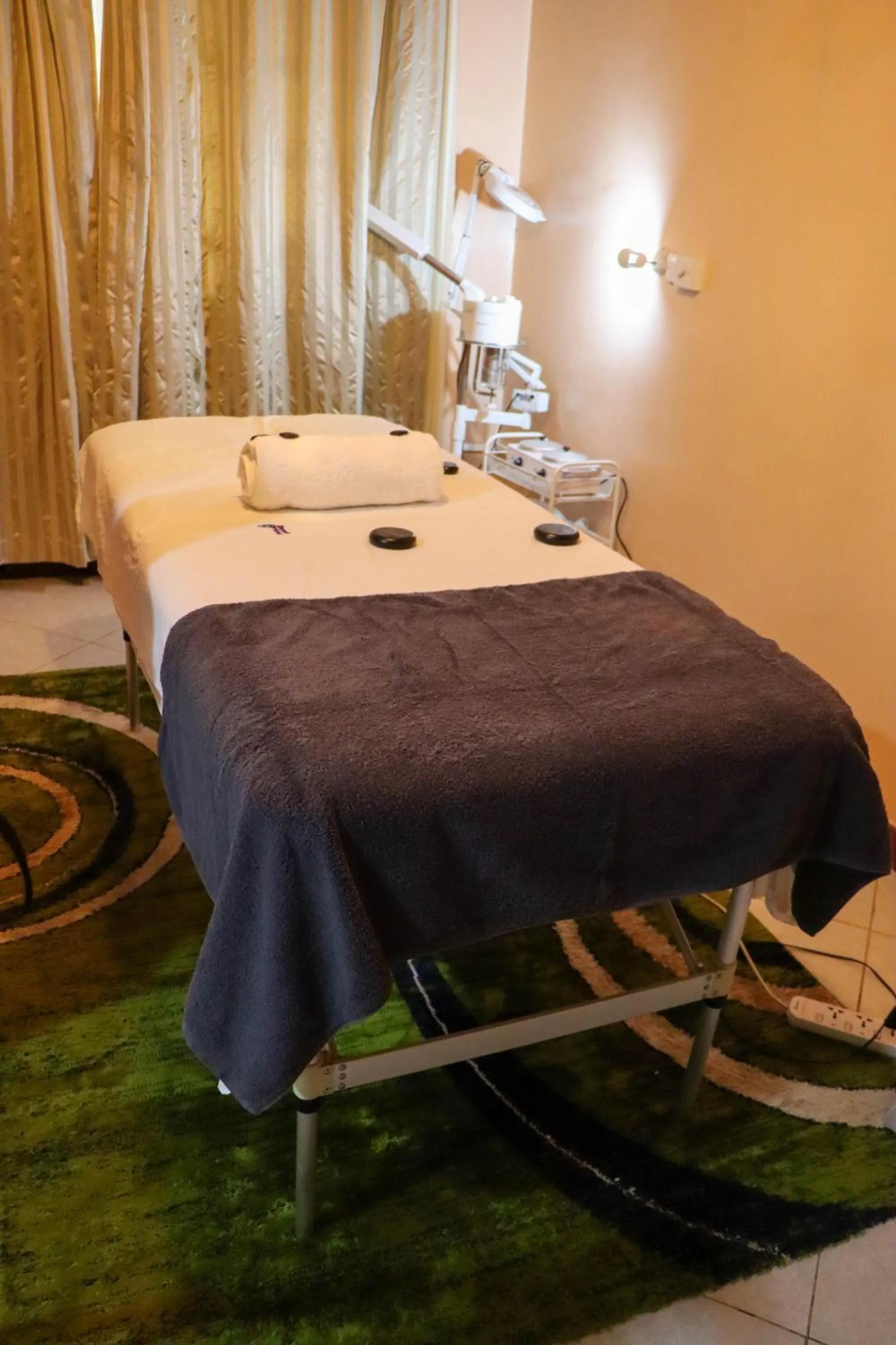 Massage, Bed in 67 Airport Hotel Nairobi