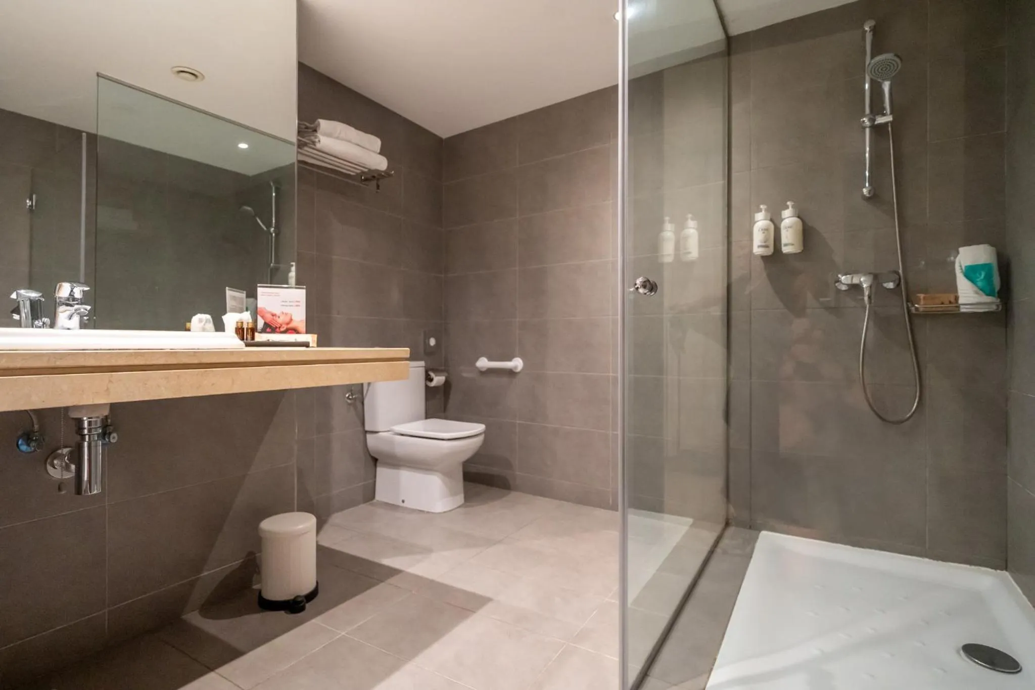 Bathroom in Hotel Concordia Barcelona