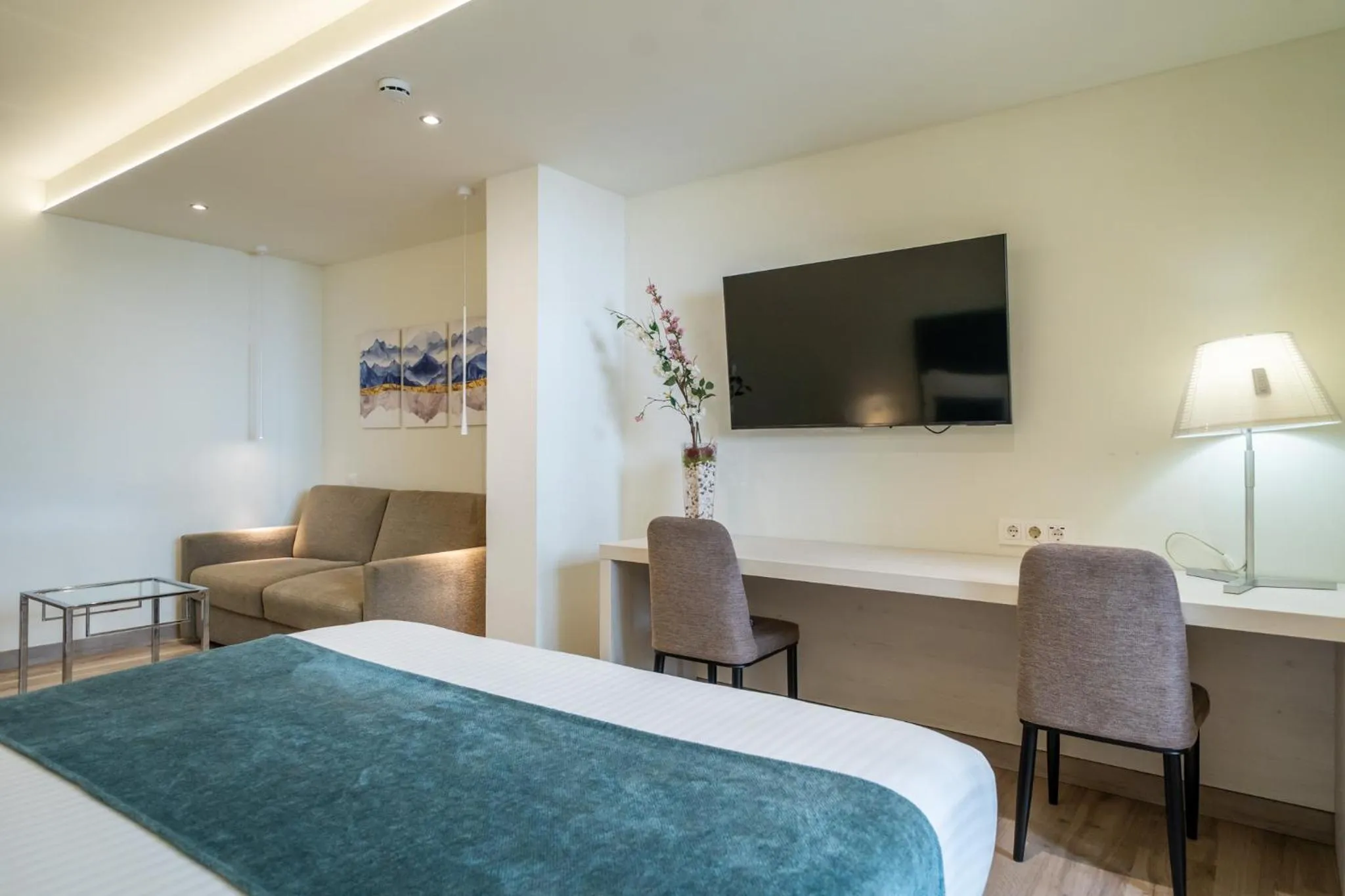 Bed in Hotel Concordia Barcelona