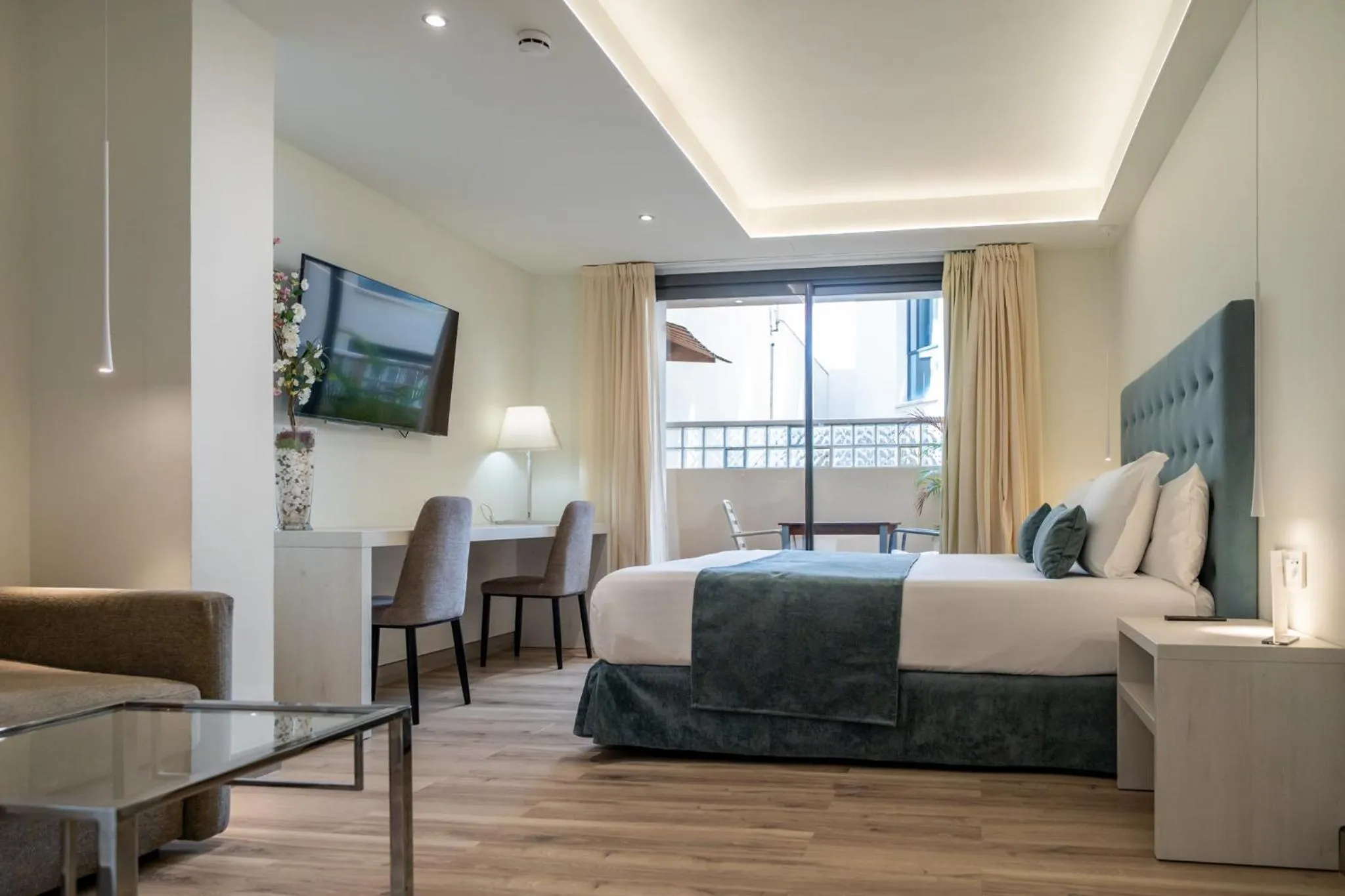 Bed in Hotel Concordia Barcelona