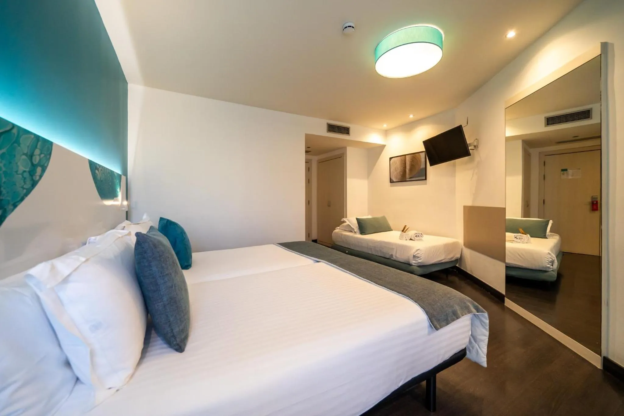 Bed in Hotel Concordia Barcelona