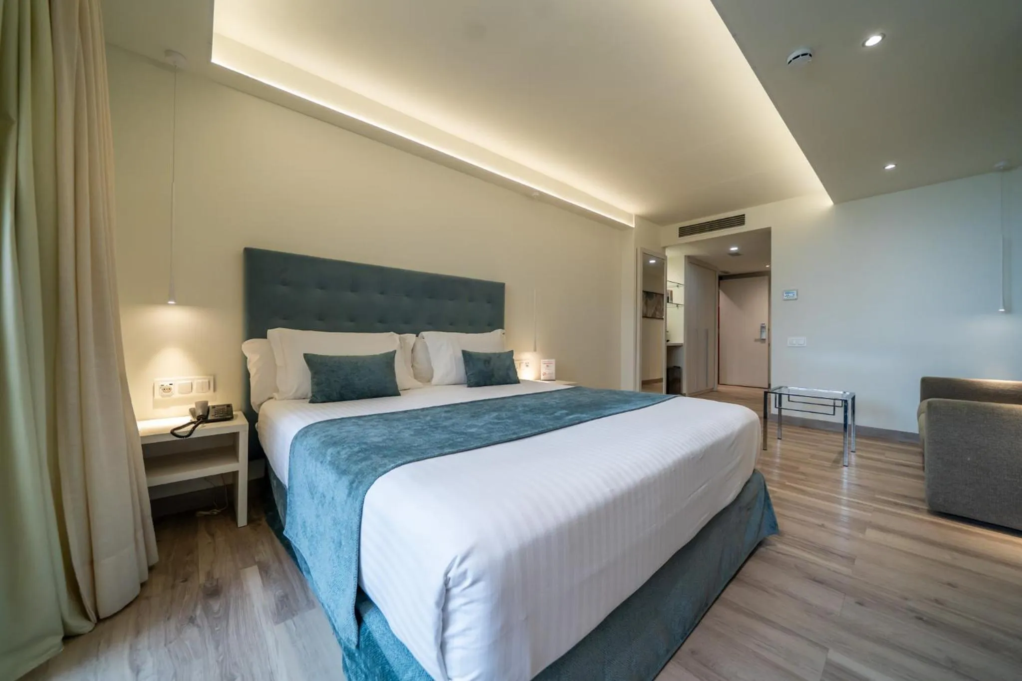 Bed in Hotel Concordia Barcelona