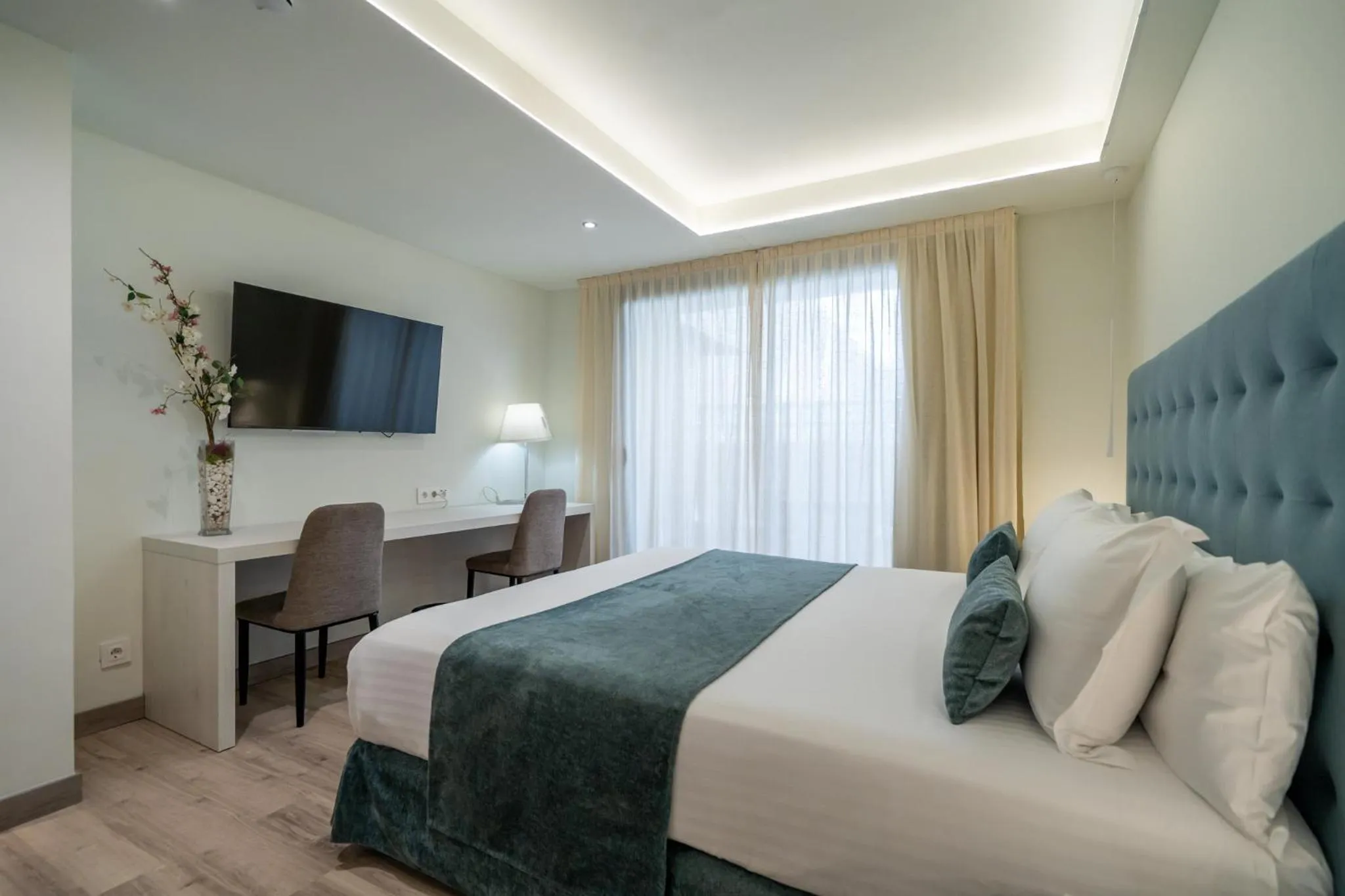 Bed in Hotel Concordia Barcelona