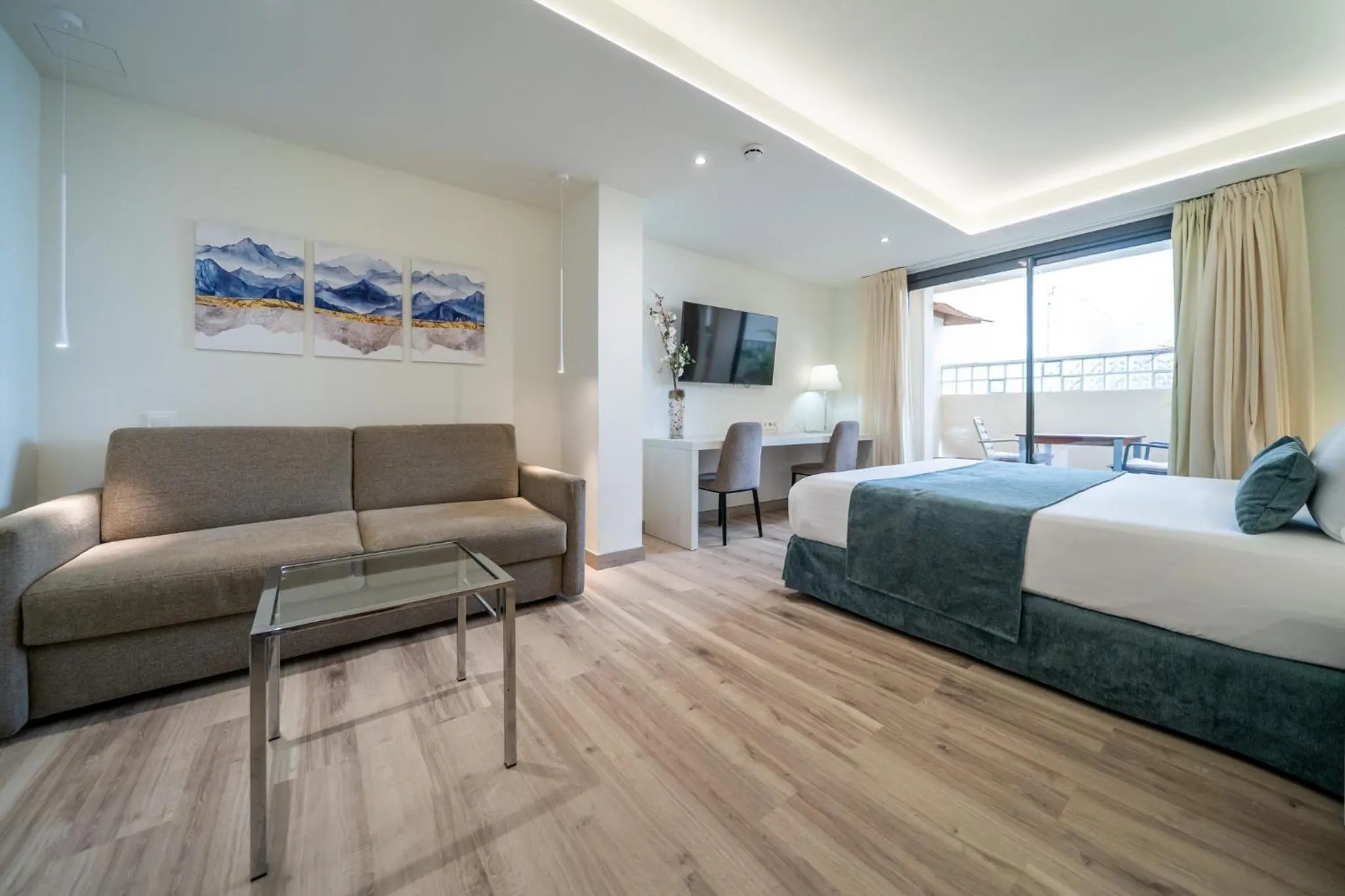 Bed in Hotel Concordia Barcelona