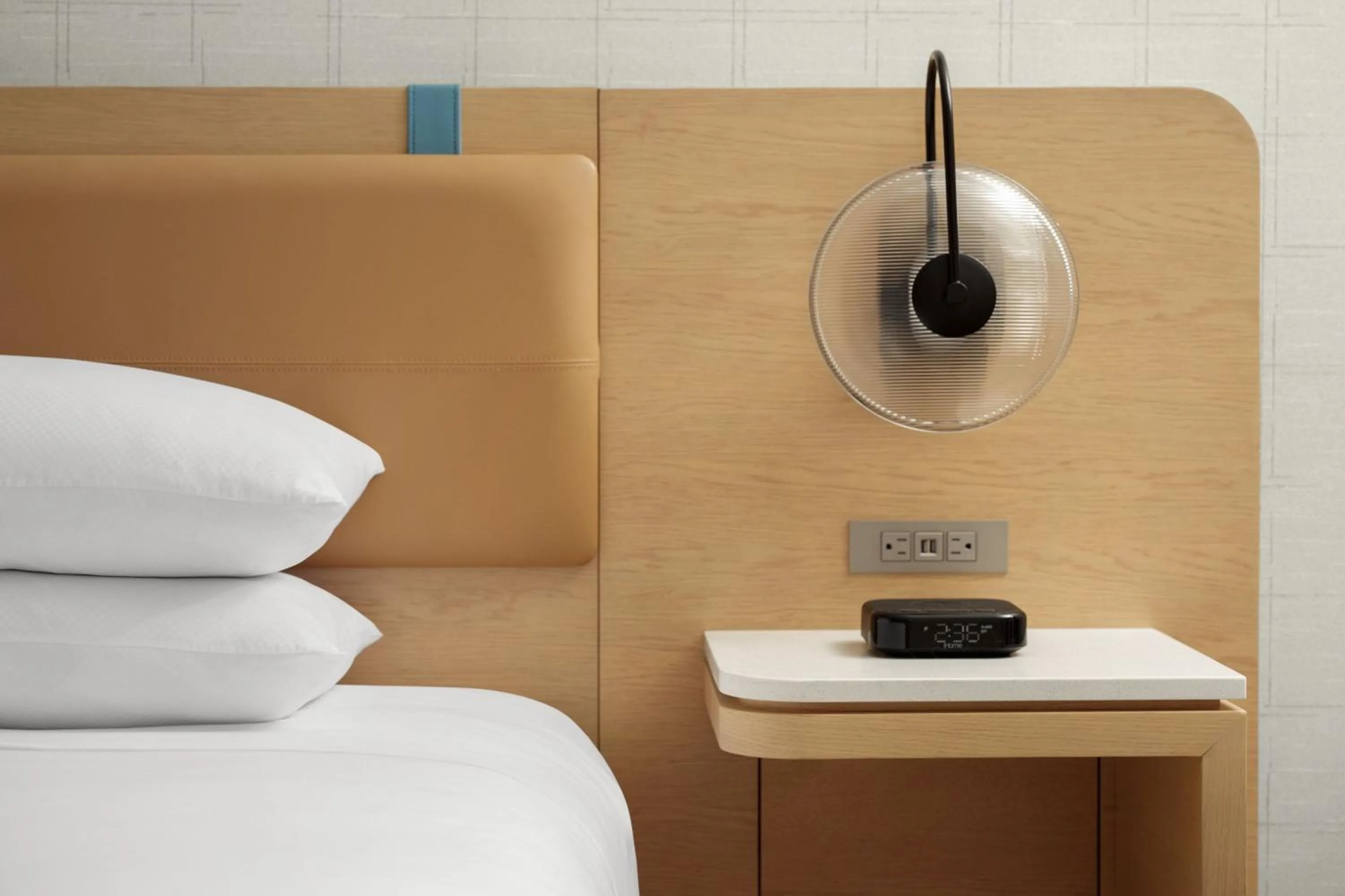 Photo of the whole room, Bed in Delta Hotels by Marriott Vancouver Delta