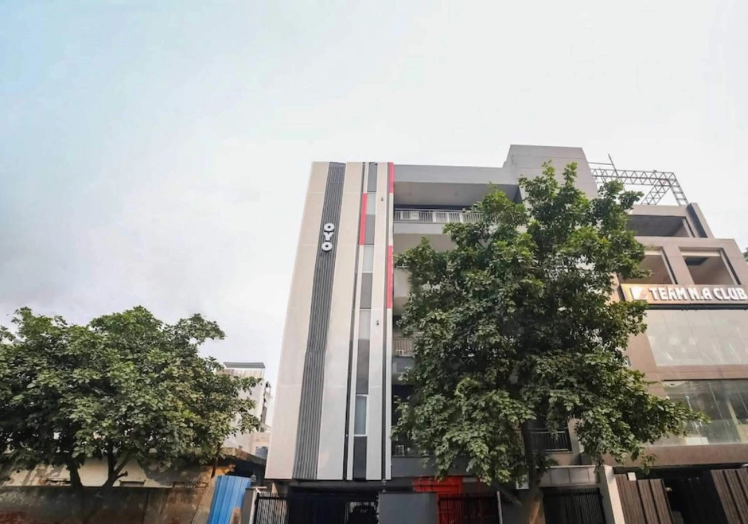 Facade/entrance in Collection O Kailash Enclave