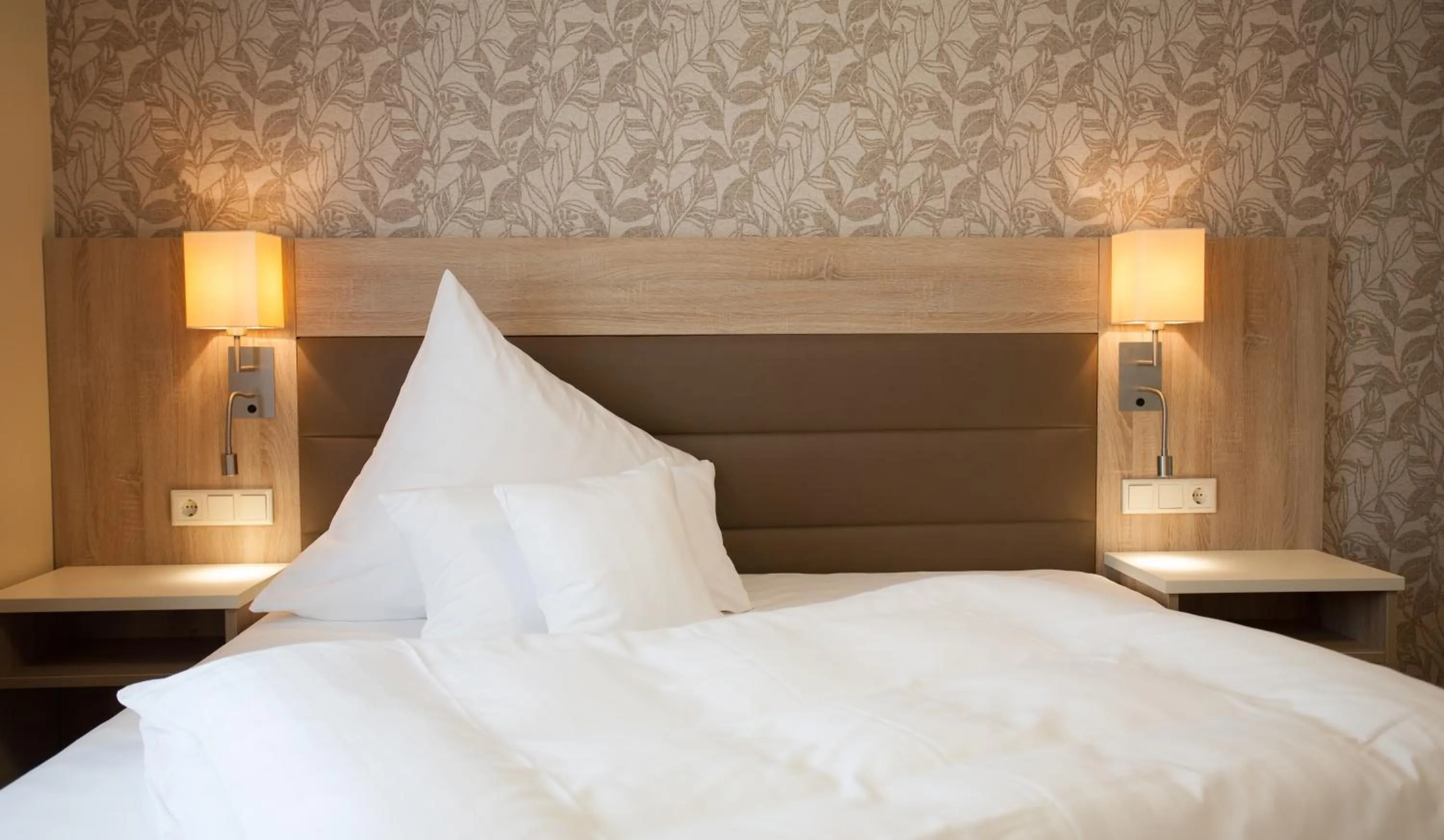 Photo of the whole room, Bed in Hotel Restaurant Zur Post Lohfelden