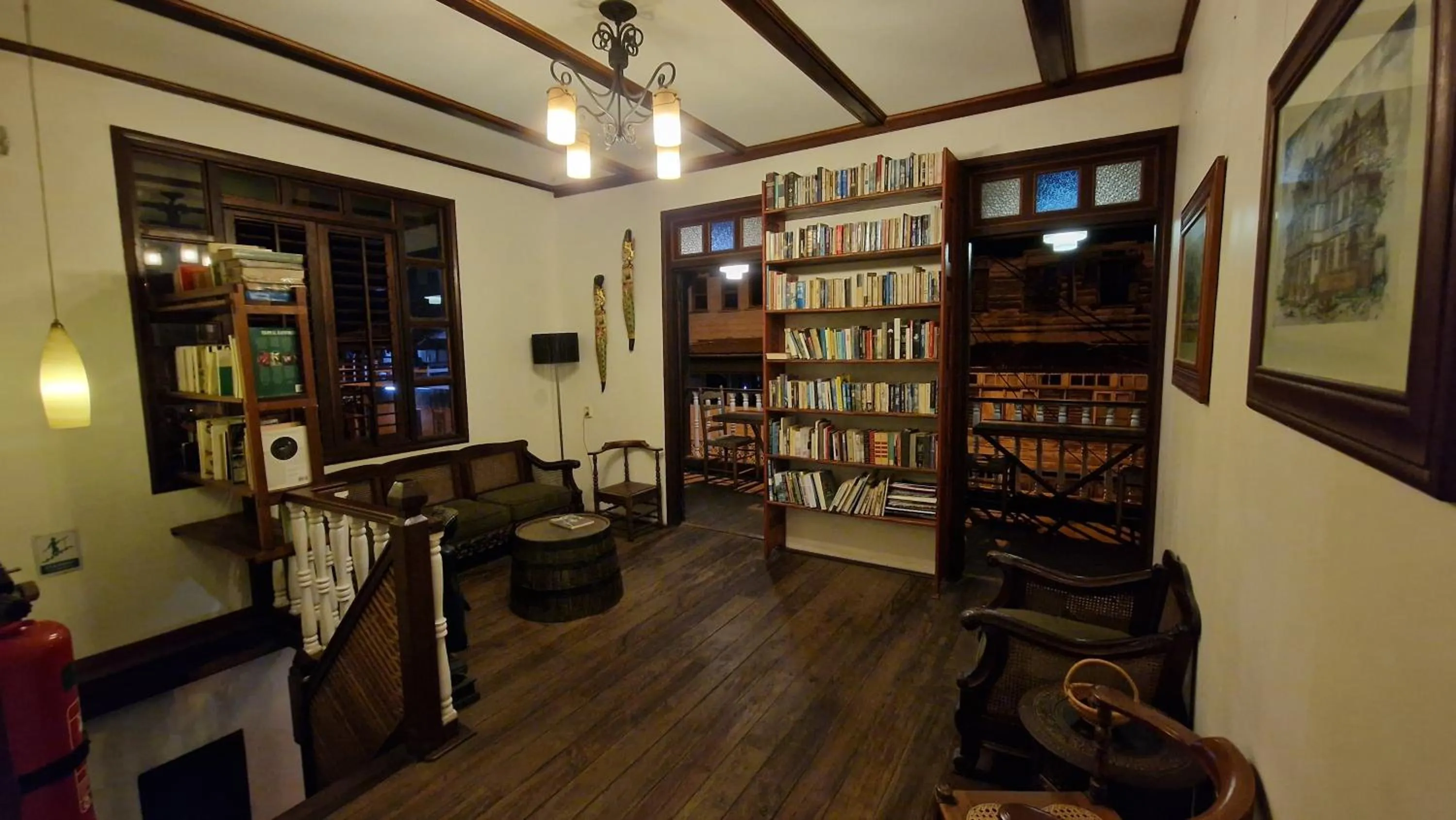 Library in Greenheart Boutique Hotel