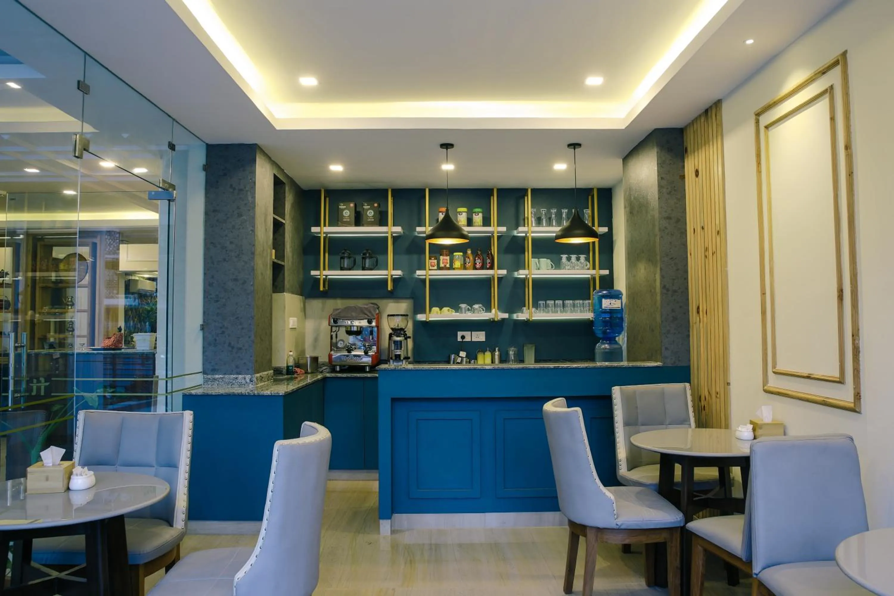 Restaurant/places to eat in Hotel Fewa Trip