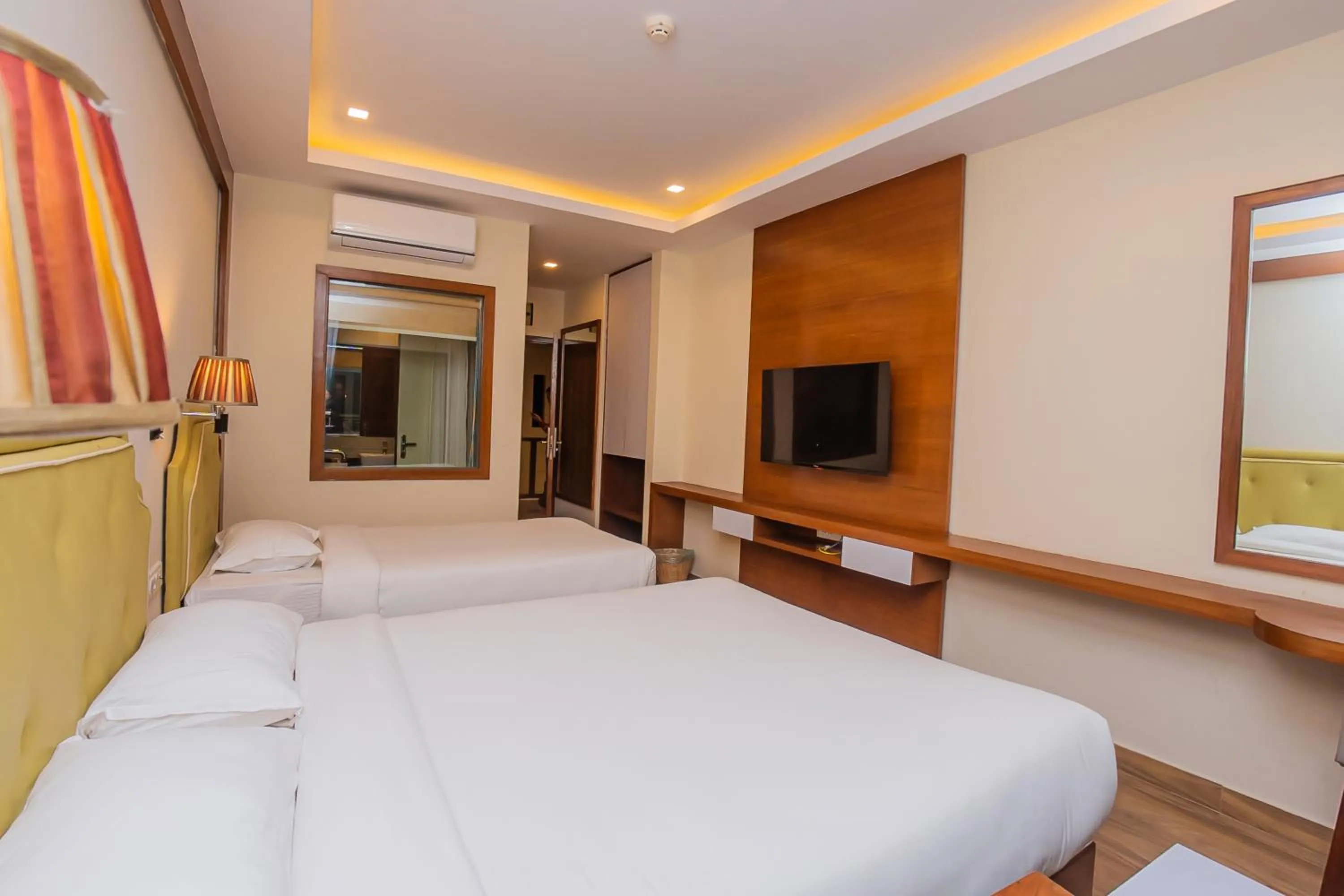 Bed in Hotel Fewa Trip