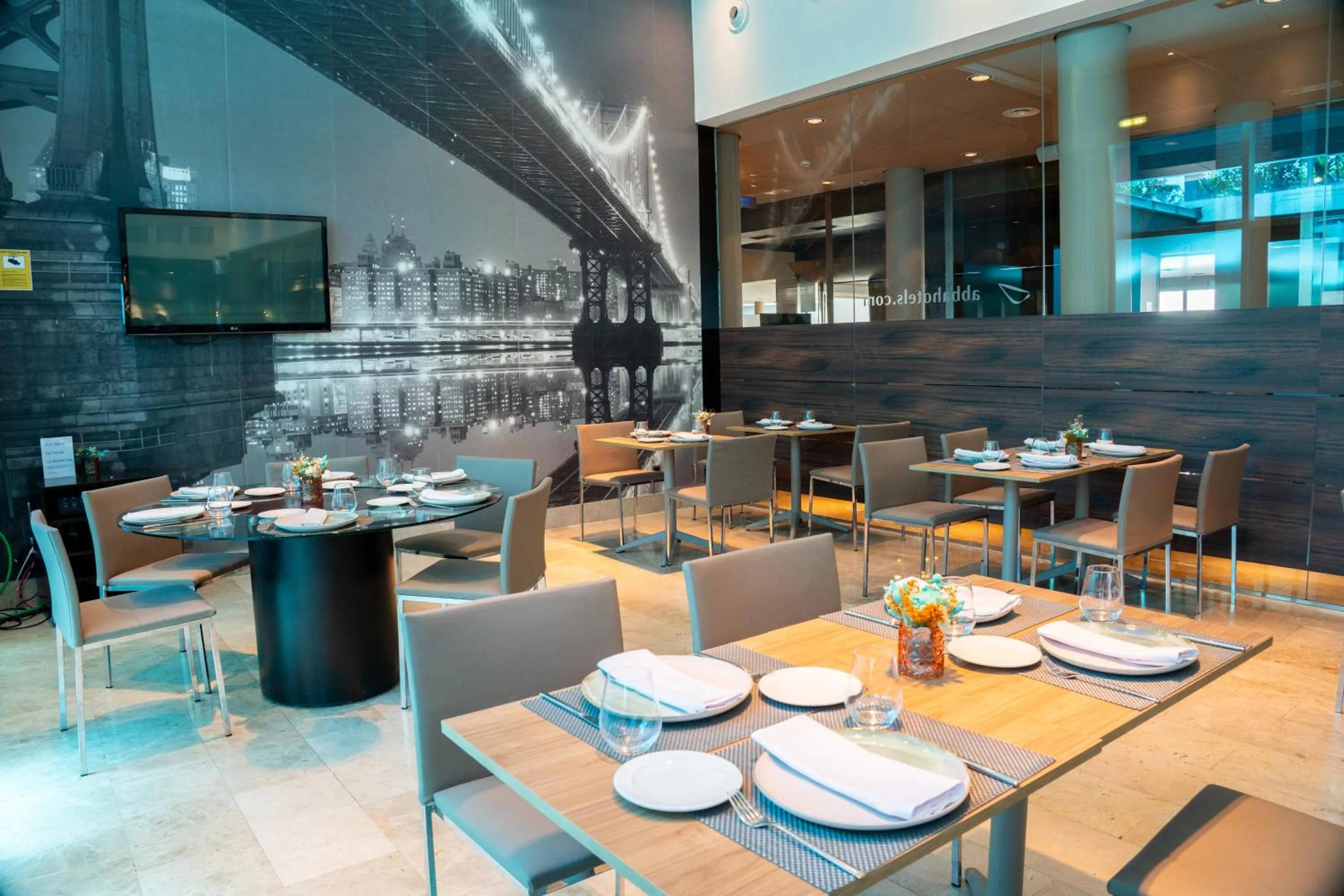 Restaurant/places to eat in Abba Playa Gijón