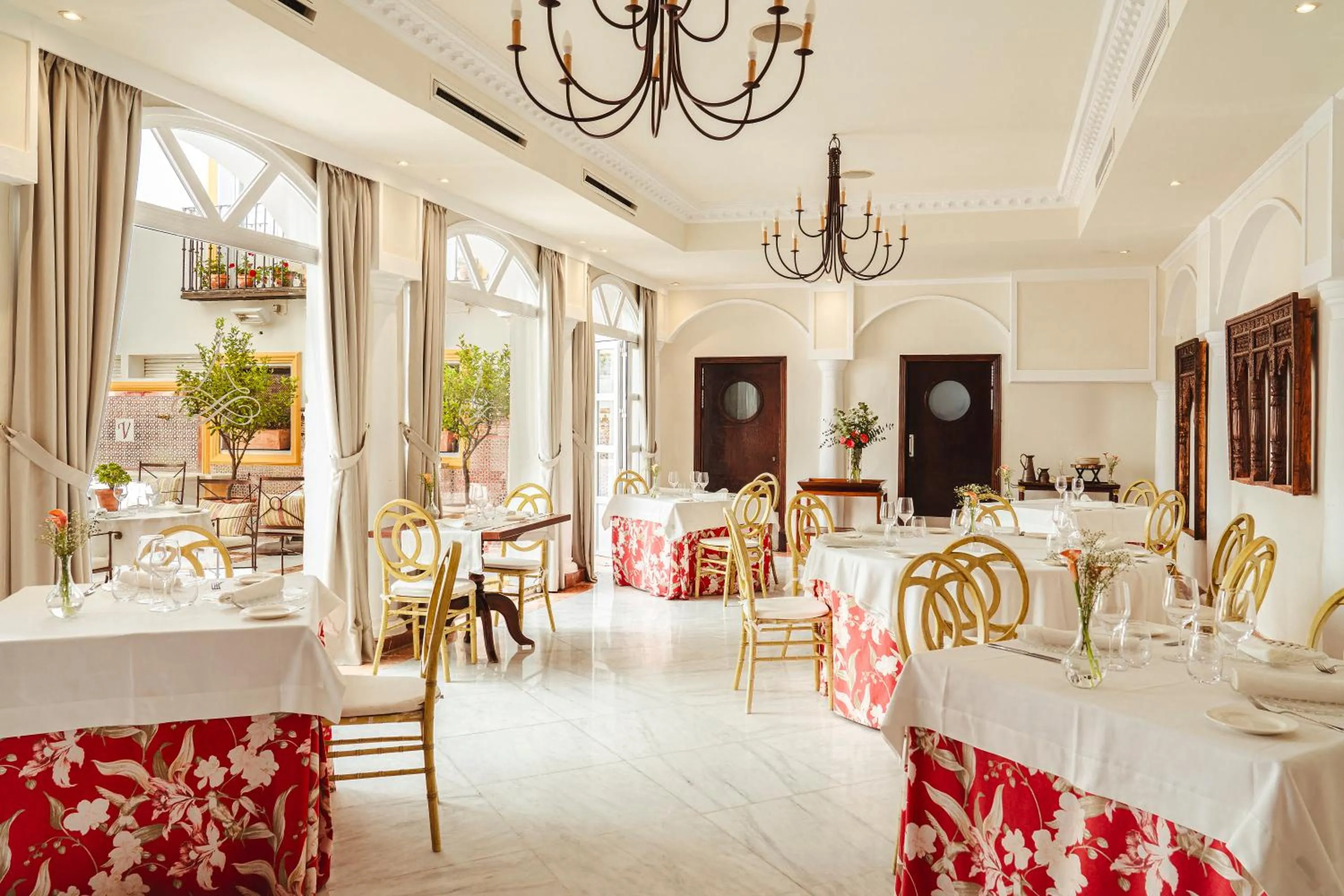 Restaurant/places to eat in Vincci La Rabida