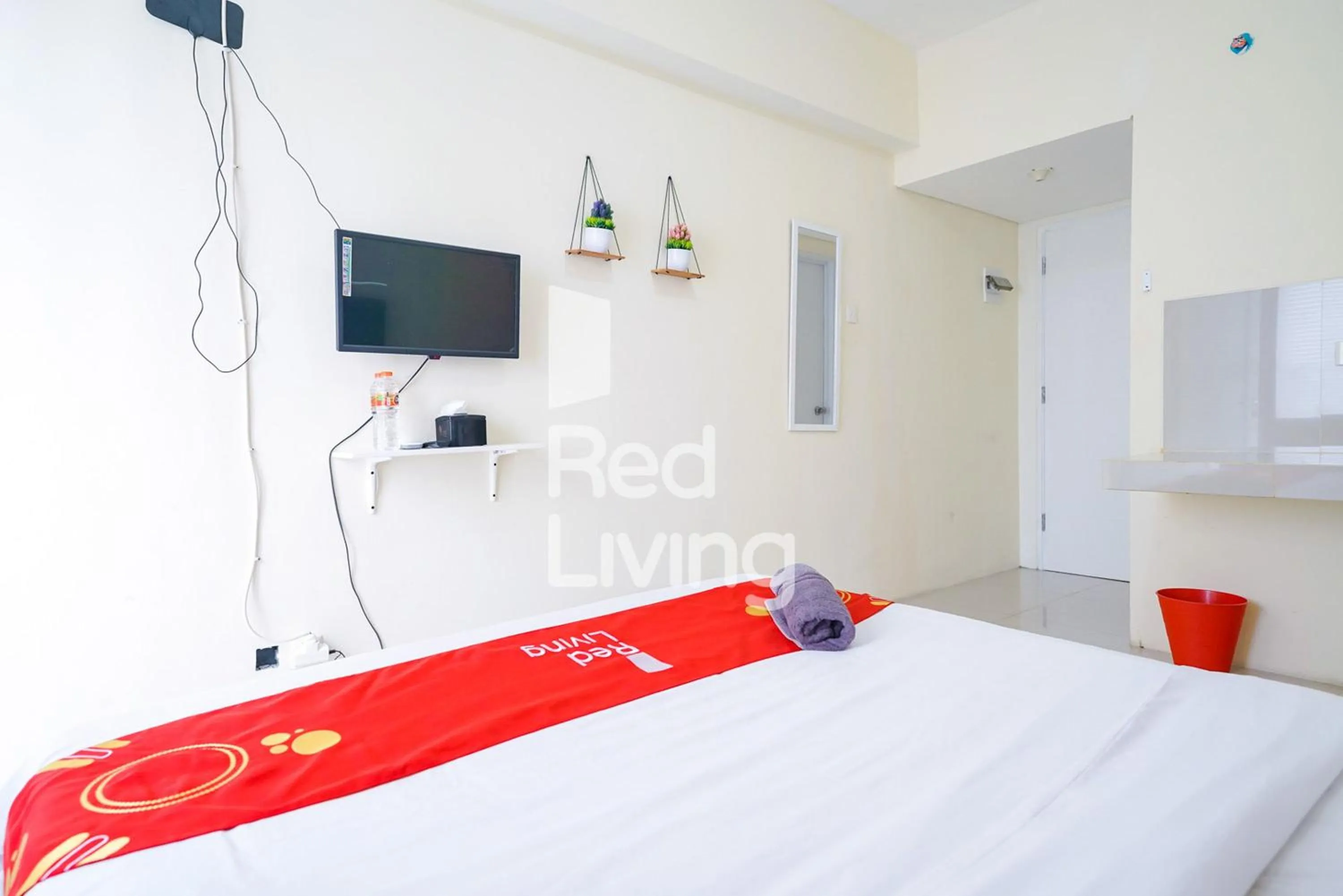 Bedroom, Bed in RedLiving Apartemen Bogorienze Resort - Skyland Tower A